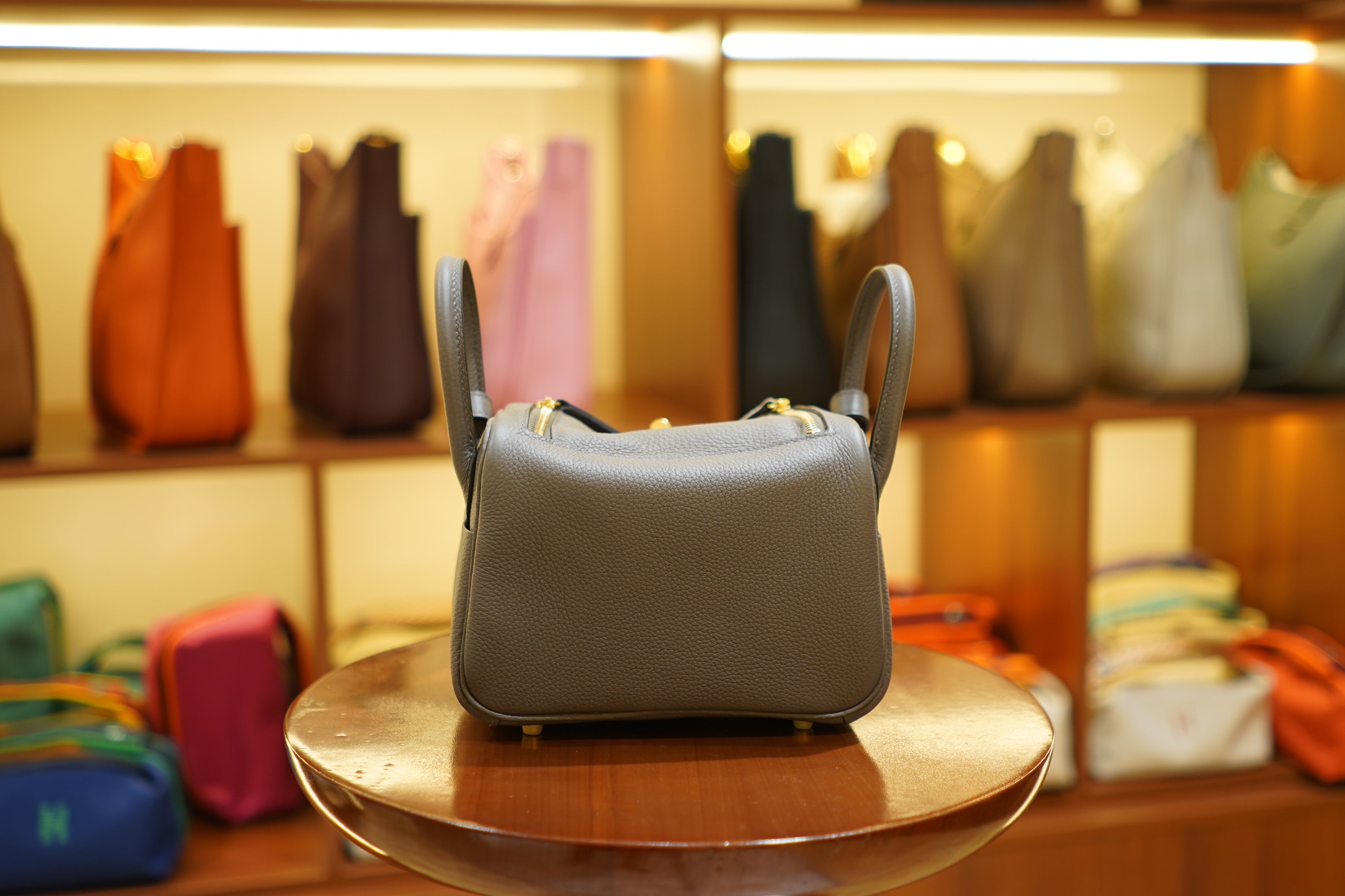 Hermes | Lindy – Togo – Grey – Gold Hardware