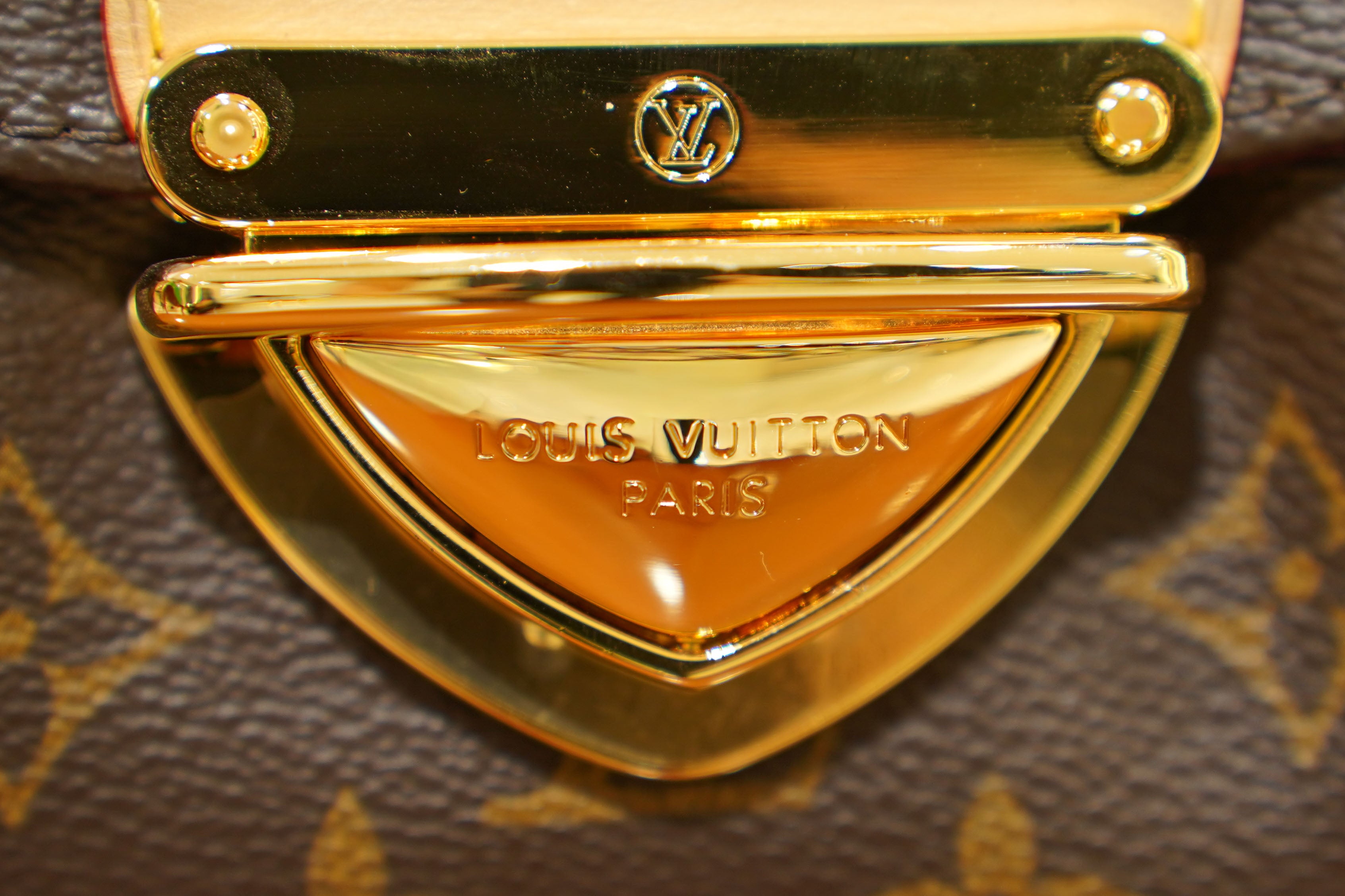 Louis Vuitton | Coussin – Canvas – Brown – Gold Hardware