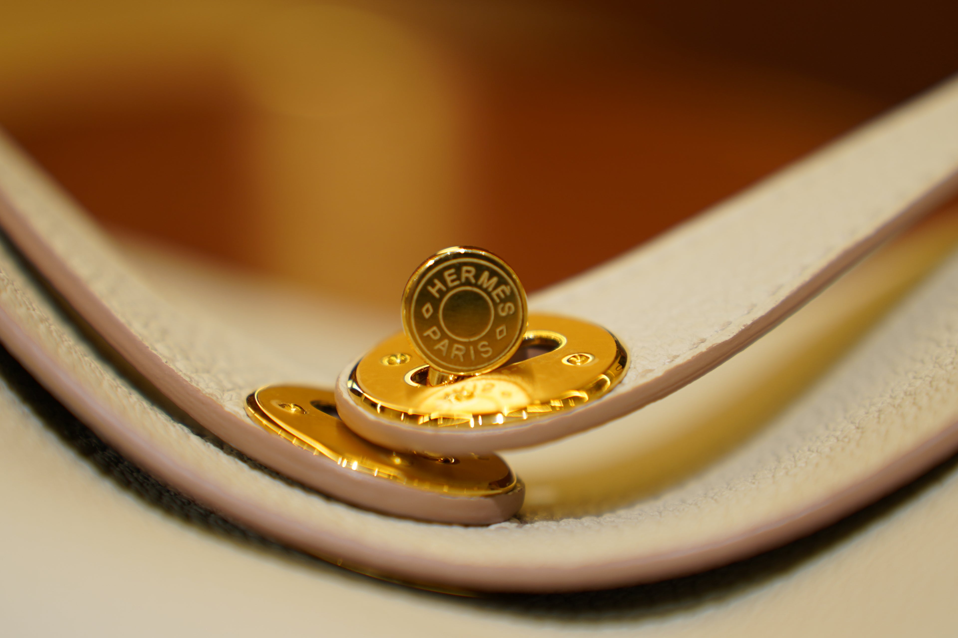 Hermes | Lindy Large – Togo – White – Gold Hardware