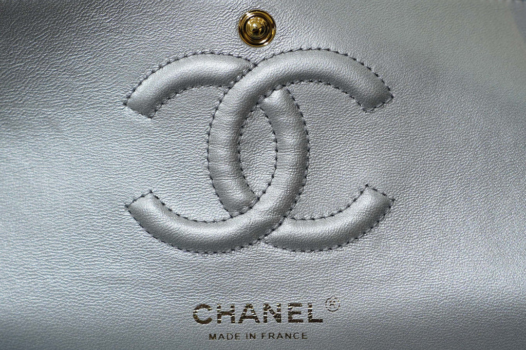 Chanel | Classic Flap Bag – Medium – Lambskin – Silver – Gold Hardware