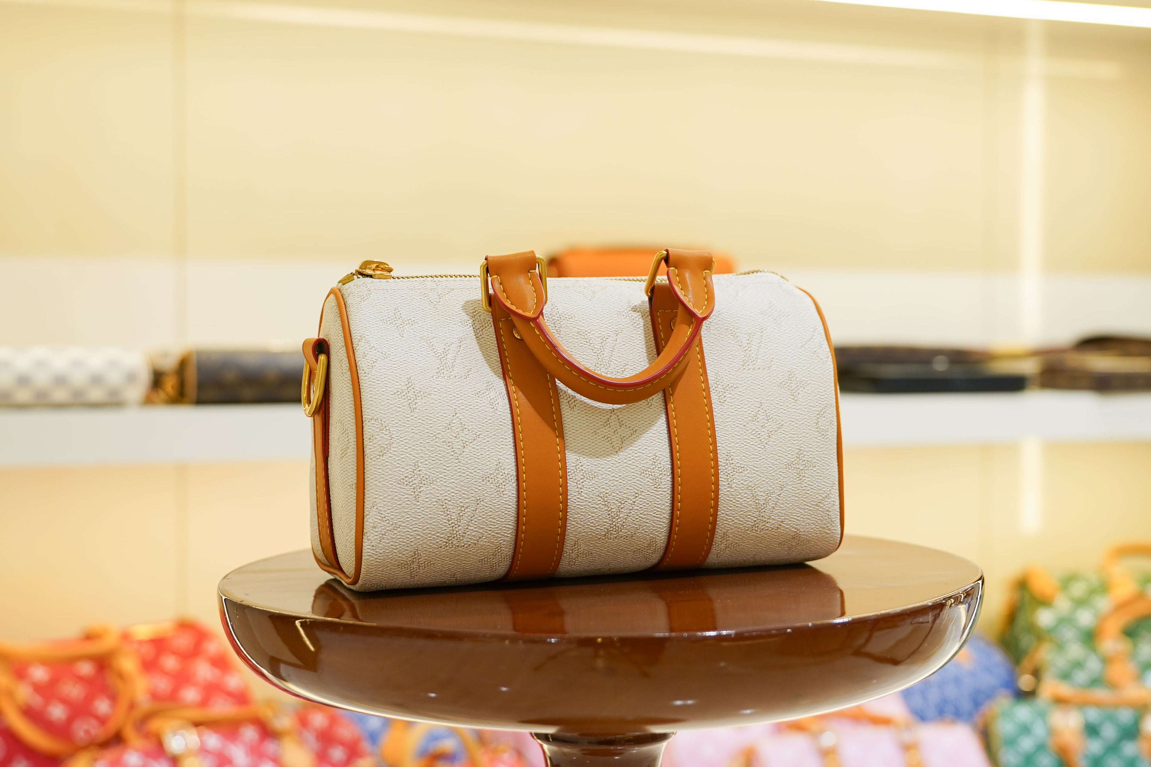 Louis Vuitton | Speedy – Canvas – Cream – Gold Hardware