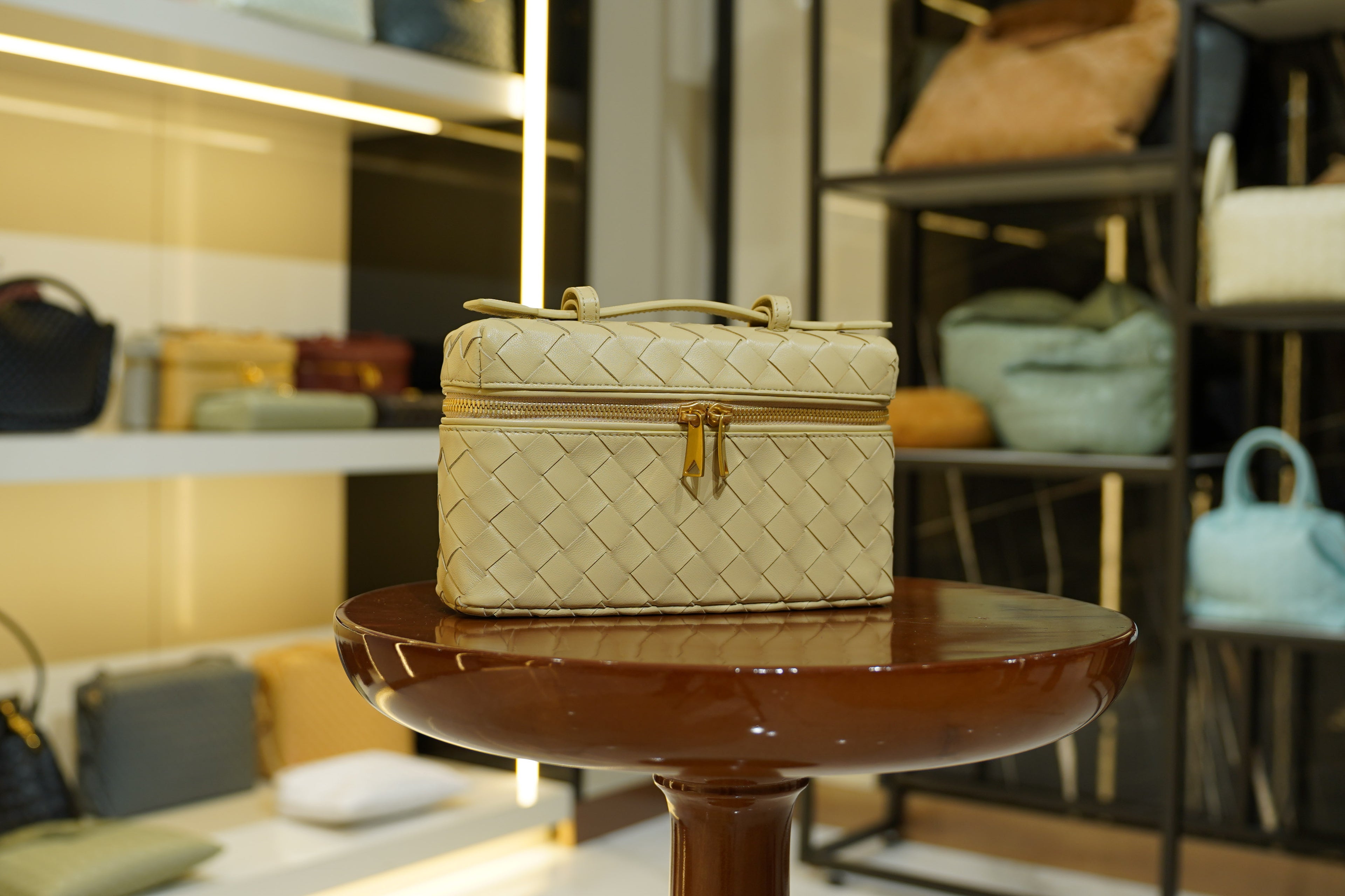 Bottega Veneta | Bang-Bang – Leather – Cream – Gold Hardware
