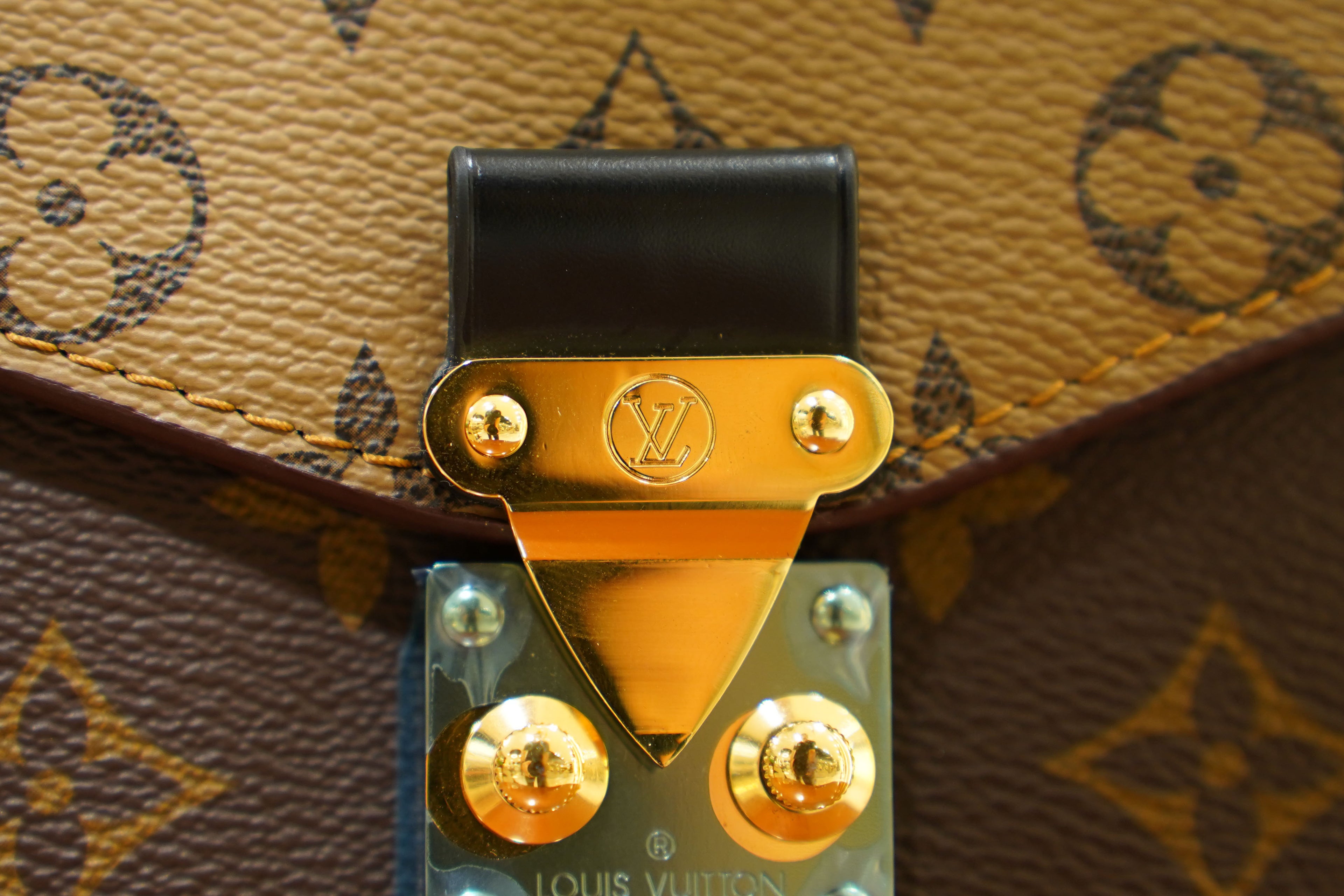 Louis Vuitton | Twist – Canvas – Brown – Gold Hardware