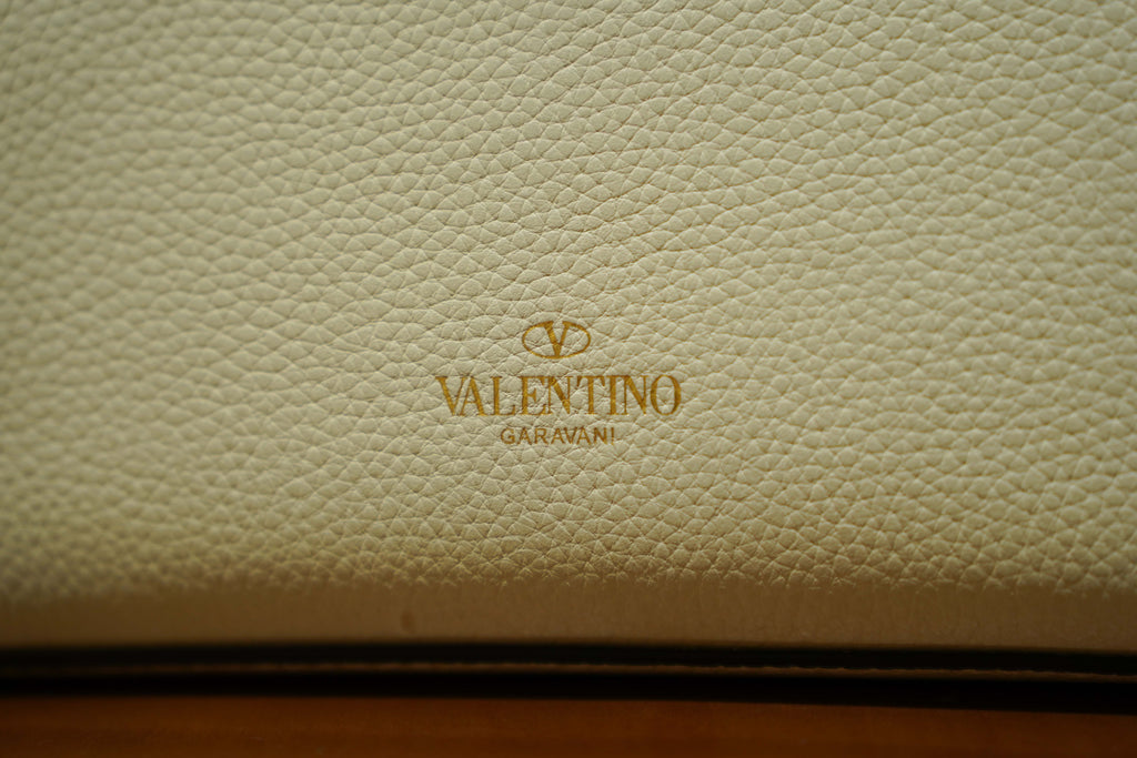 Valentino | Rockstud – Leather – Beige – Gold Hardware