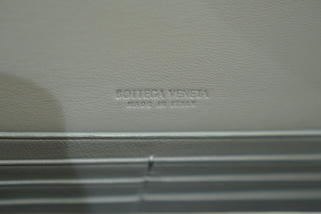 بوتيغا فينيتا | كلاتش أنديامو طويل – نابا – جريجيو – أجزاء معدنية ذهبية