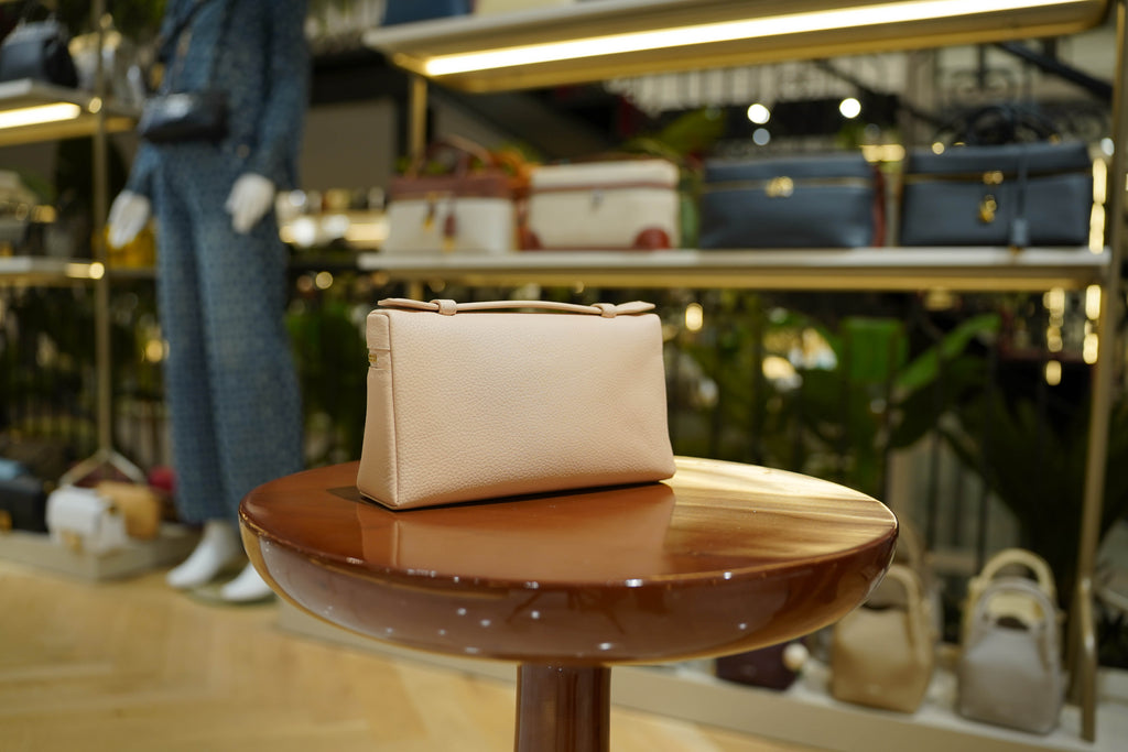 Loro Piana | Extra-Pocket-L19 – Leather – Beige – Gold Hardware