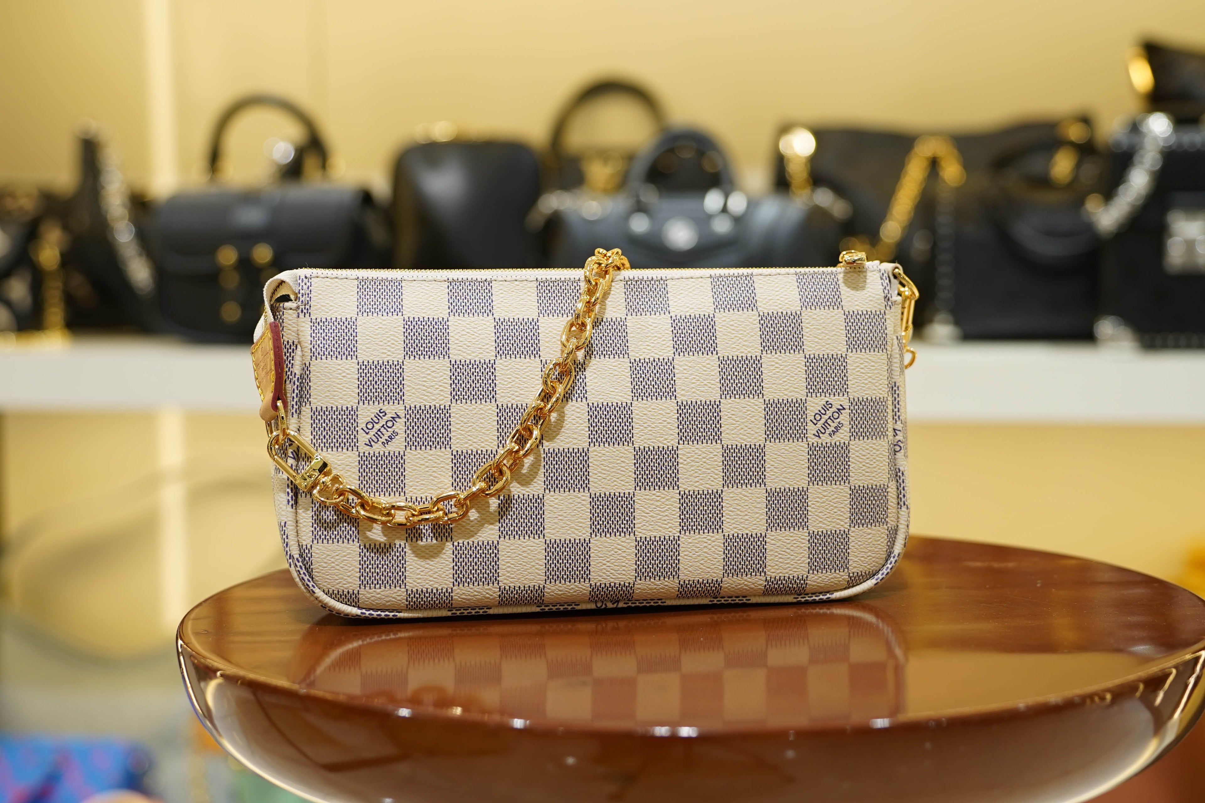 Louis Vuitton | Pochette Métis – Canvas – Damier Azur – Gold Hardware
