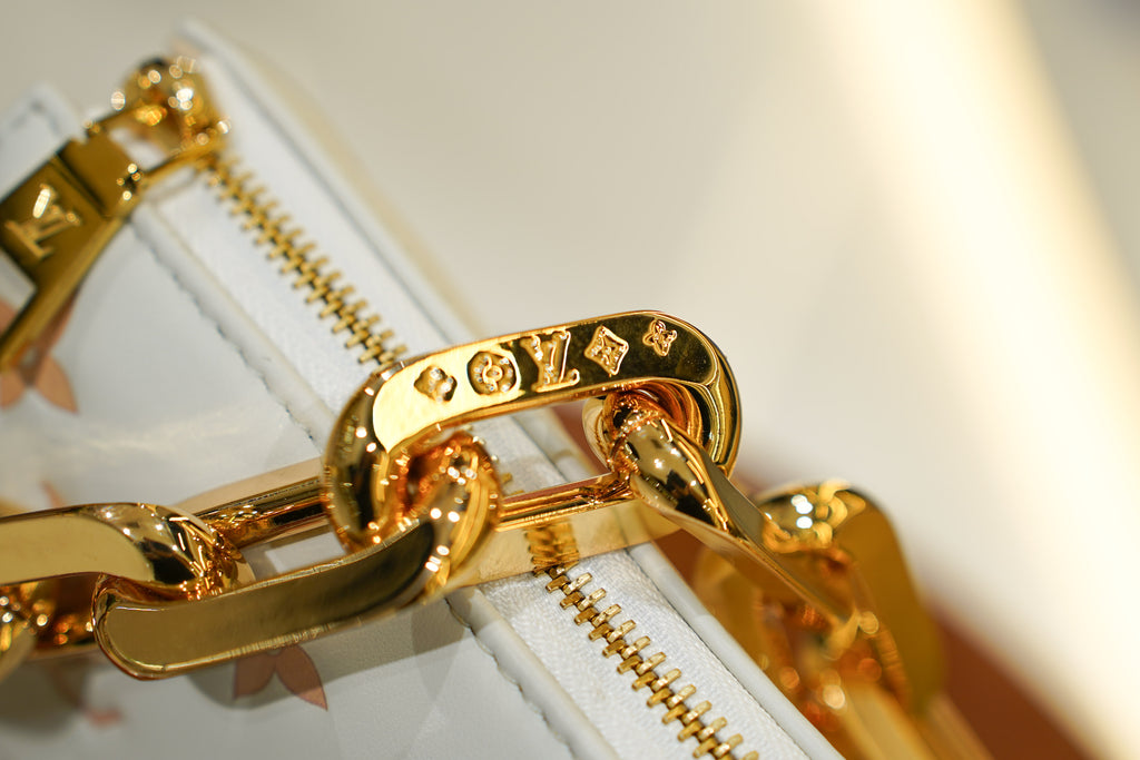 Louis Vuitton | Twist – Leather – White – Gold Hardware