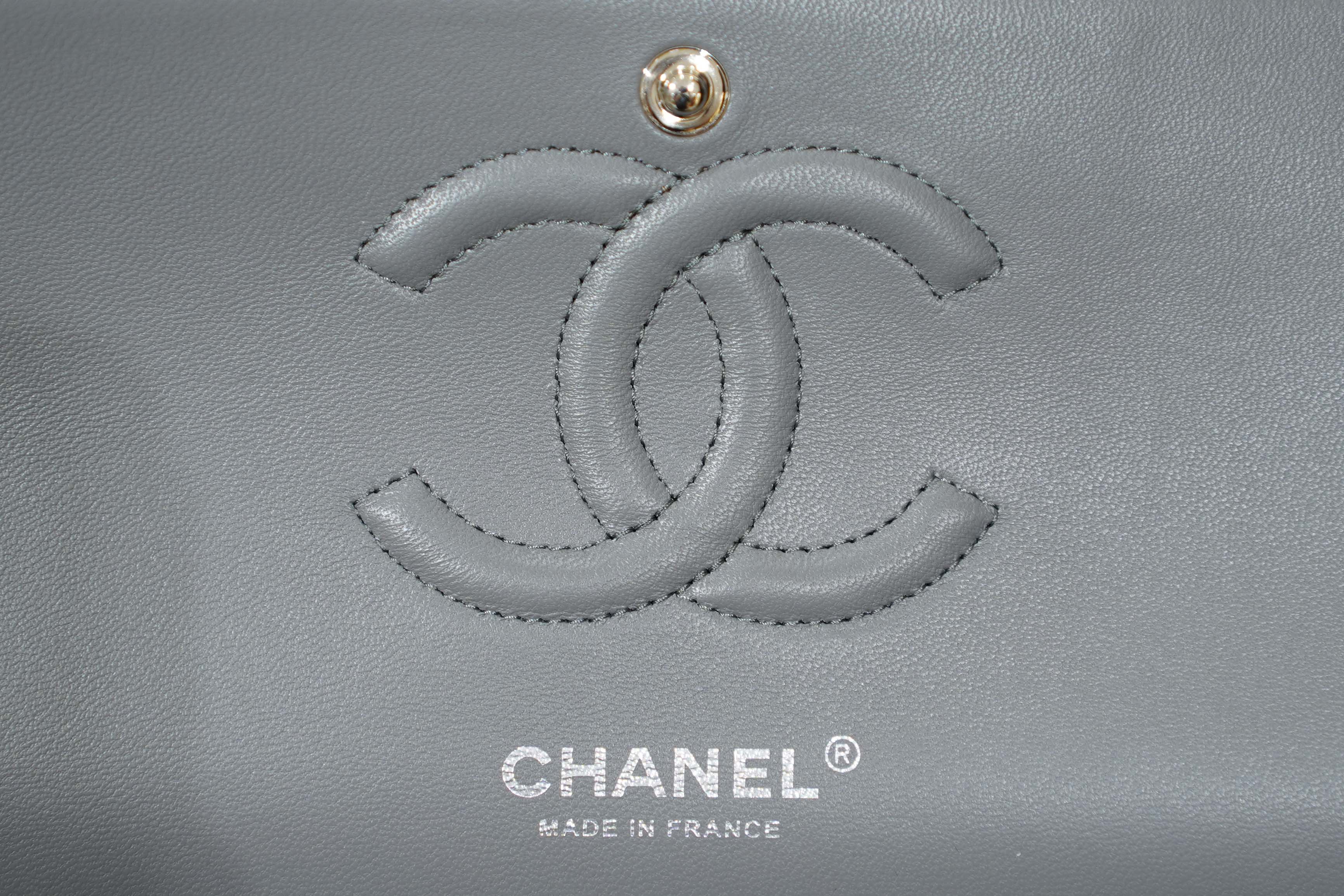 Chanel | Classic Flap Bag – Medium – Lambskin – Gray – Silver Hardware
