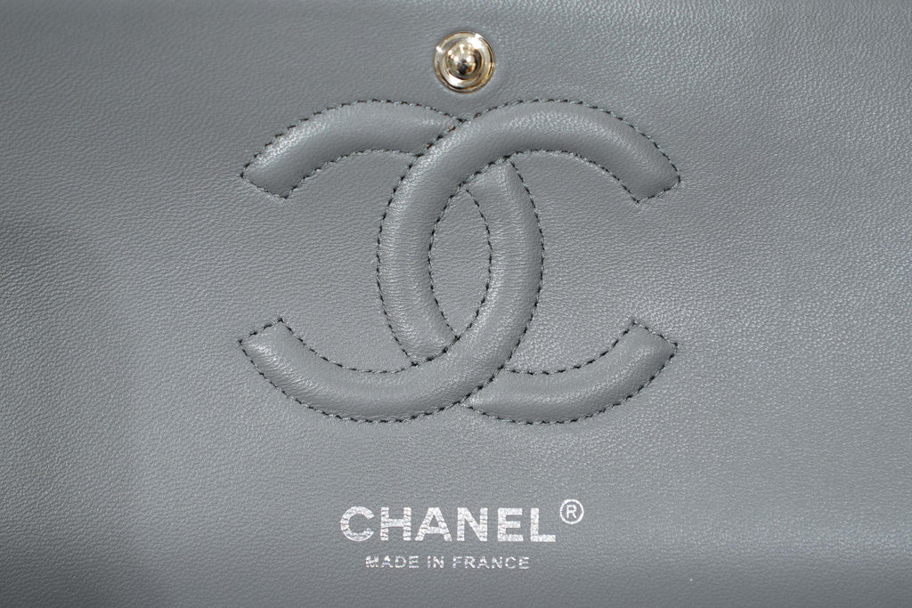 Chanel | Classic Flap Bag – Medium – Lambskin Leather – Grey – Silver Hardware