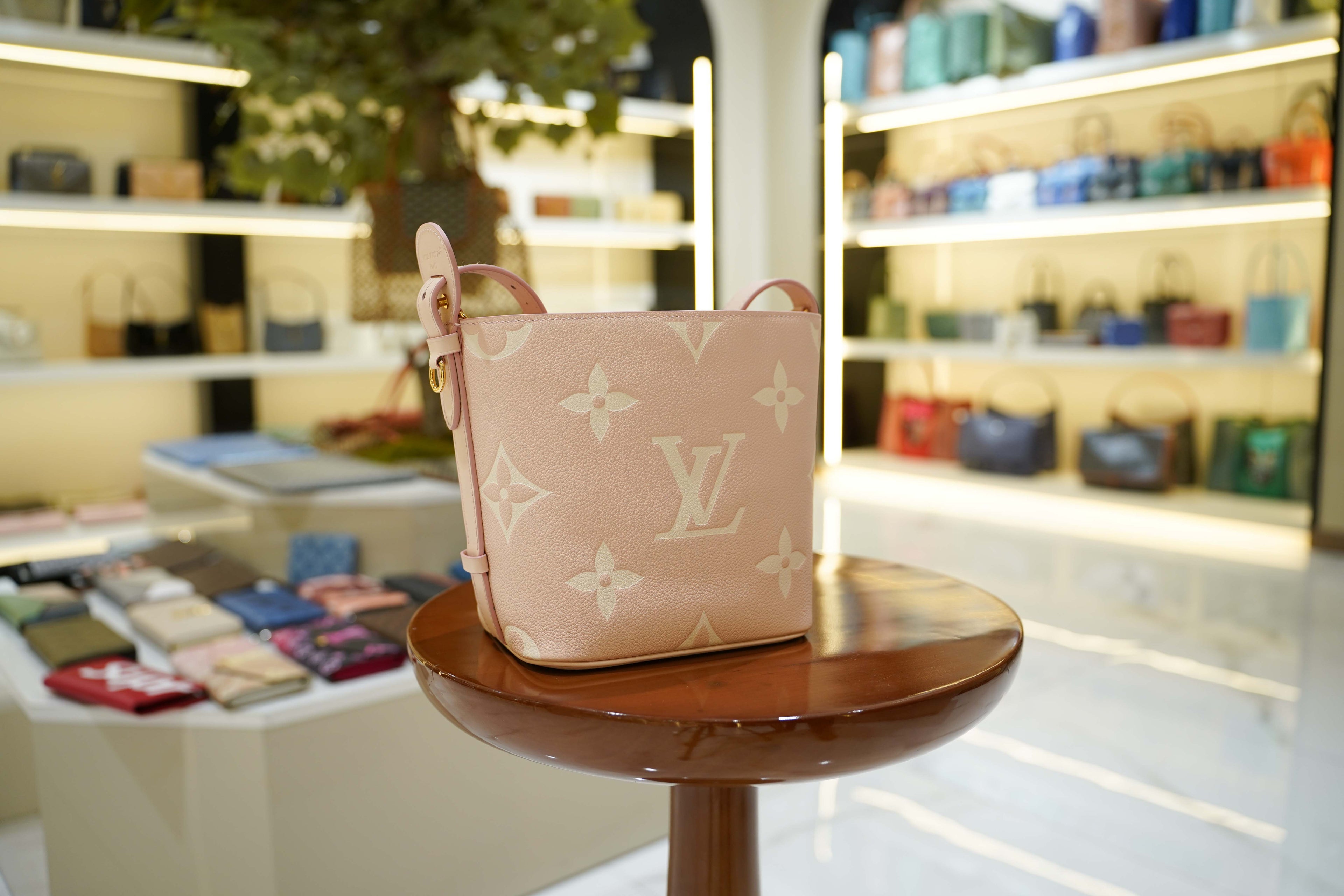 Louis Vuitton | Bucket Bag – Epi Leather – Rose Ballerine – Gold Hardware