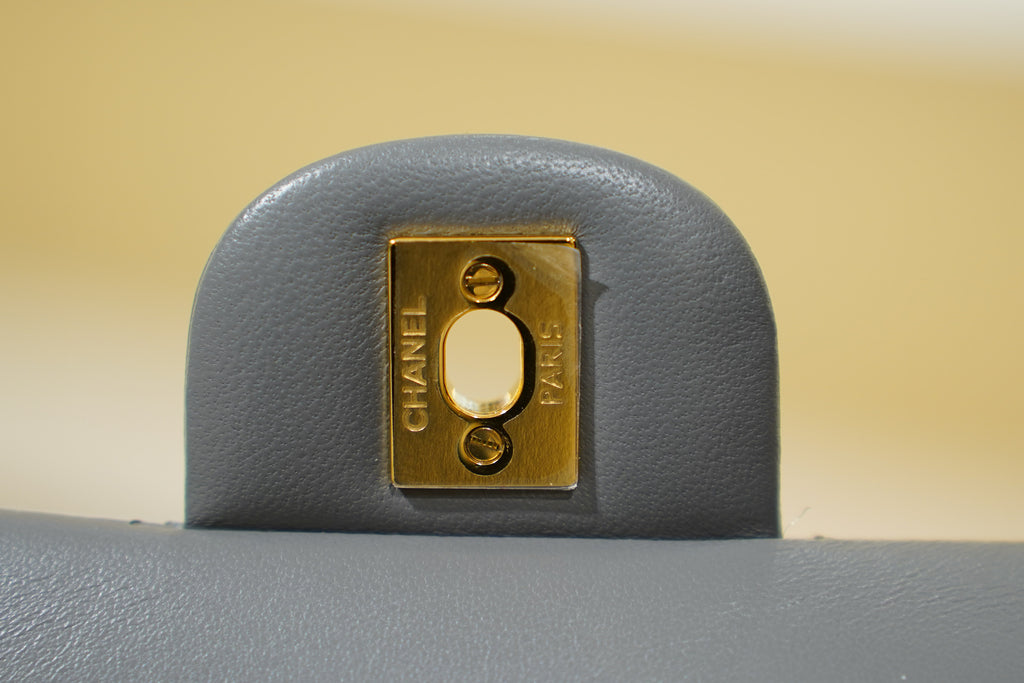 Chanel | Classic Flap Bag – Medium – Lambskin Leather – Grey – Gold Hardware