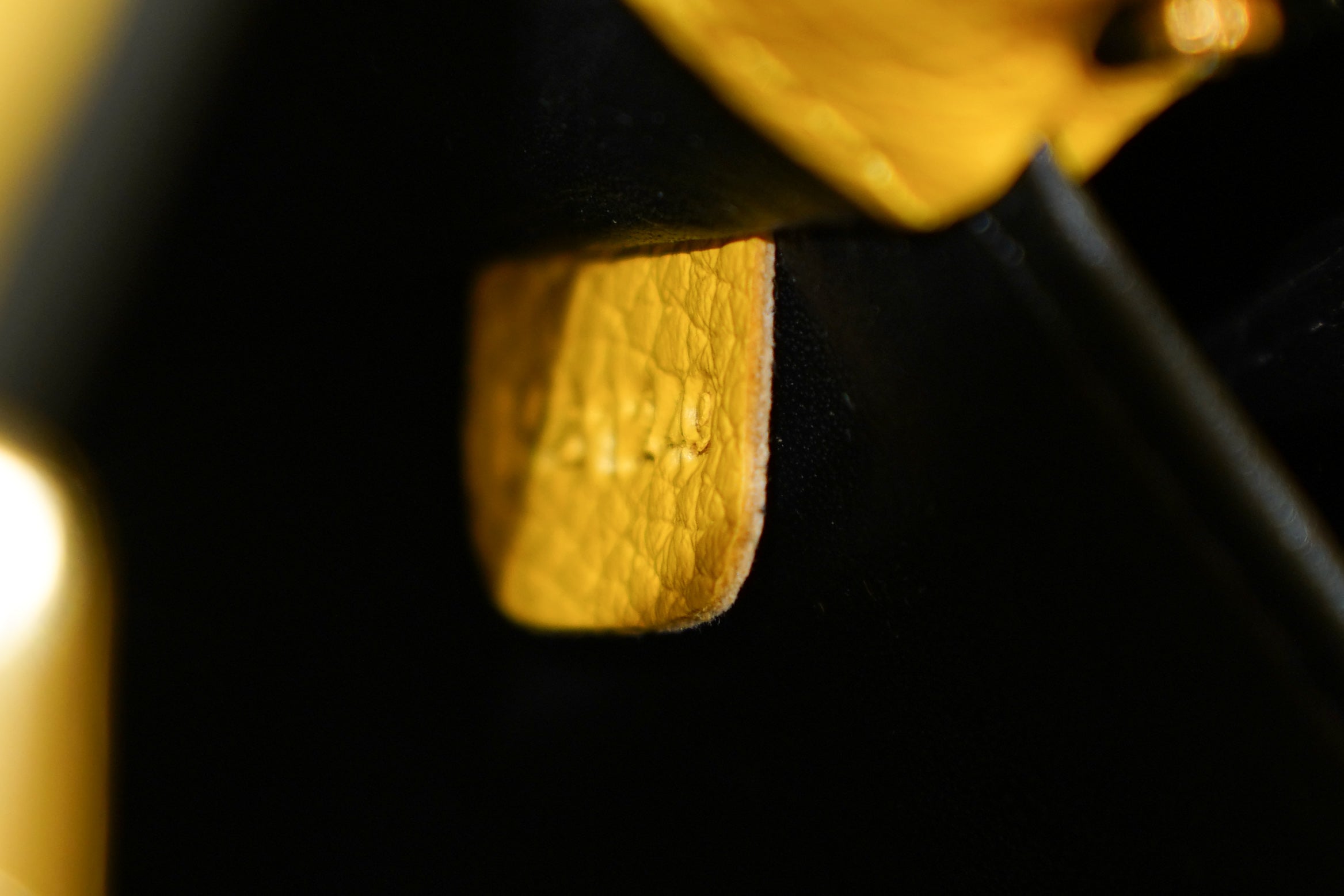 Louis Vuitton | Capucines Medium – Leather – Yellow – Gold Hardware