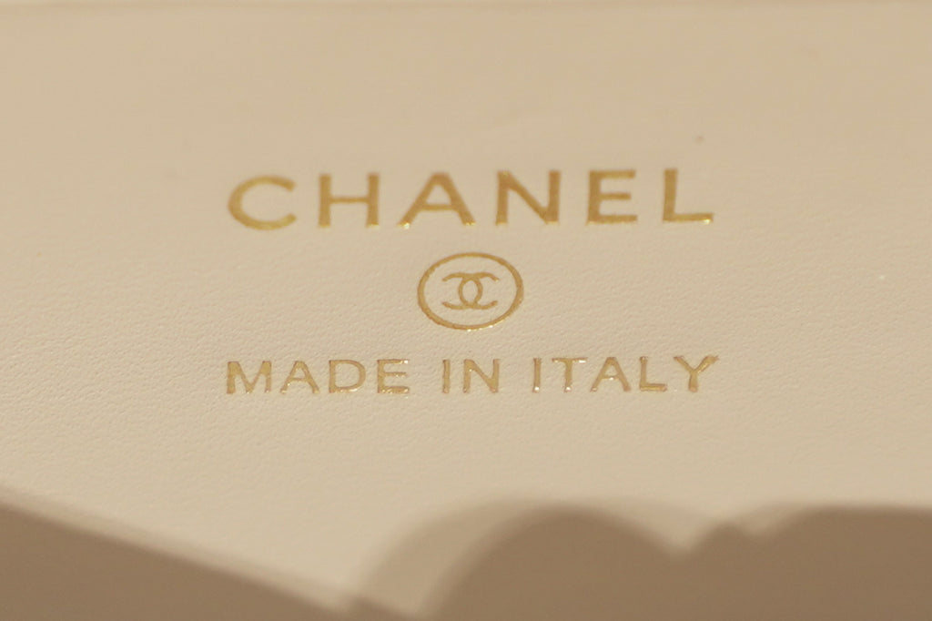 Chanel | Vanity Medium – Caviar Leather – Grey – Gold Hardware