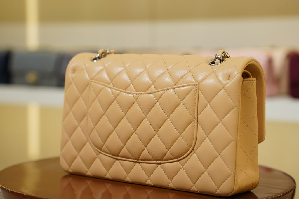 Chanel | Sac Classic Flap – Moyen – Cuir – Beige – Quincaillerie Argentée