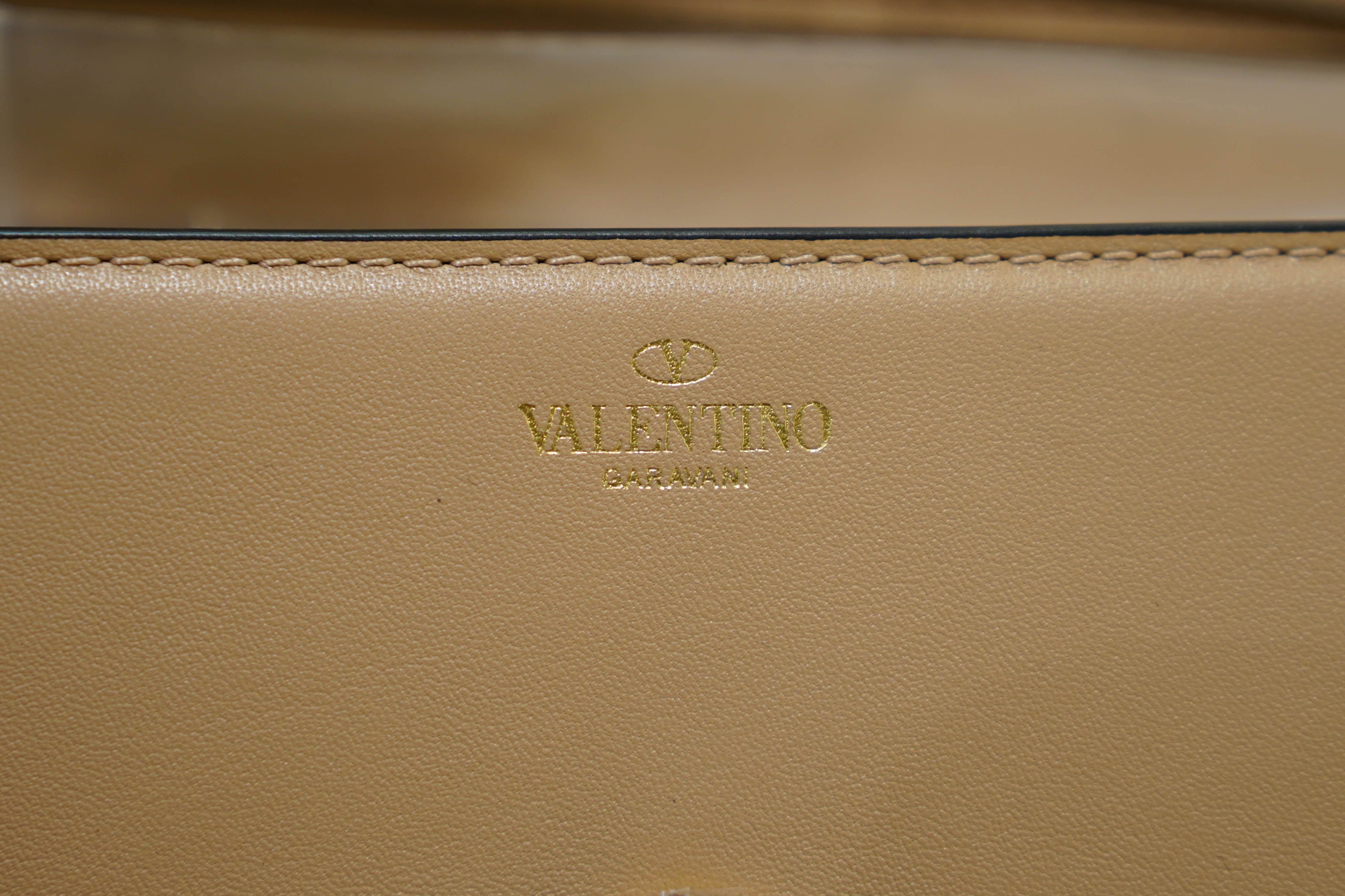 Valentino | Loco – Leather – Beige – Gold Hardware