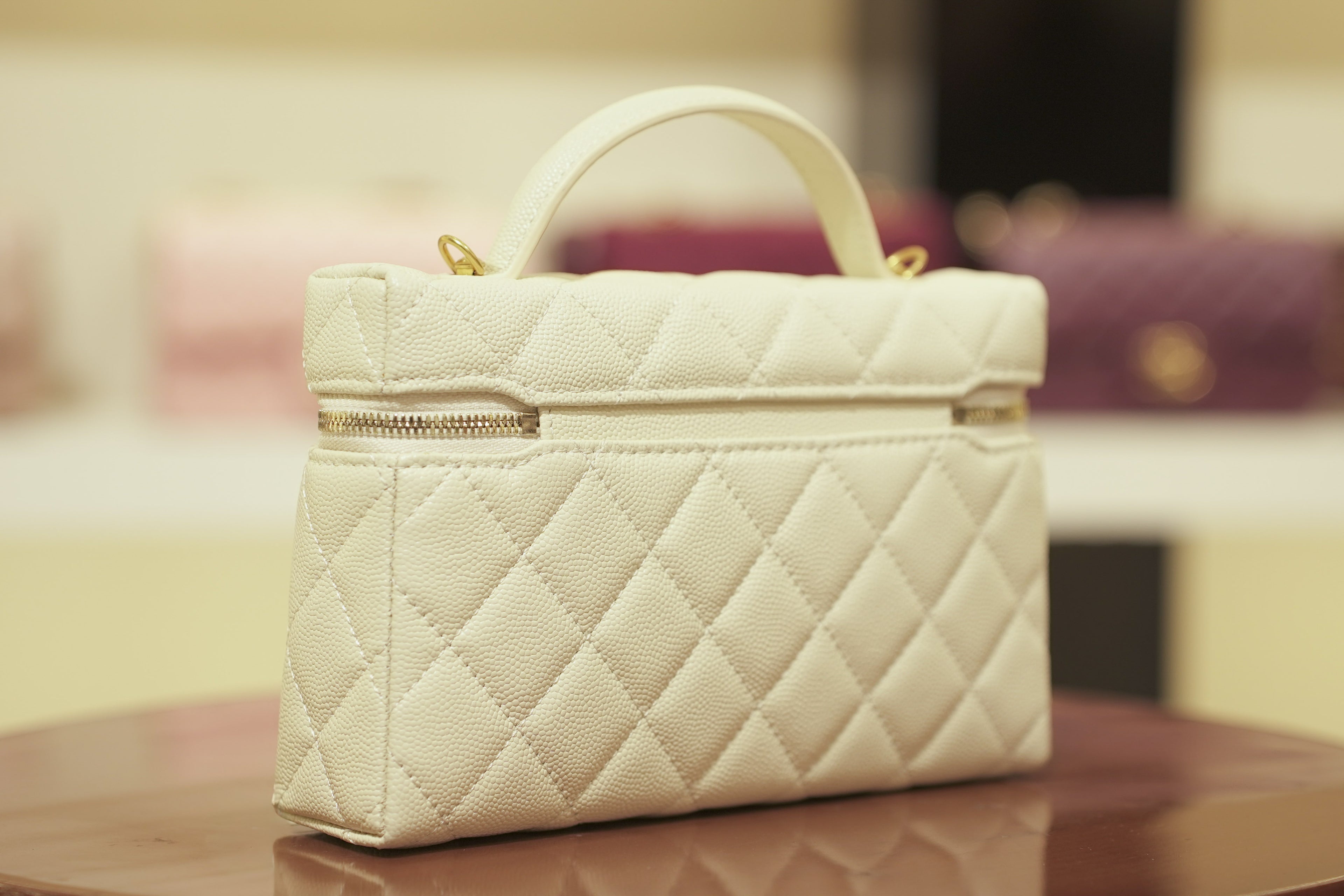Chanel | Vanity Medium – Caviar Leather – White – Gold Hardware