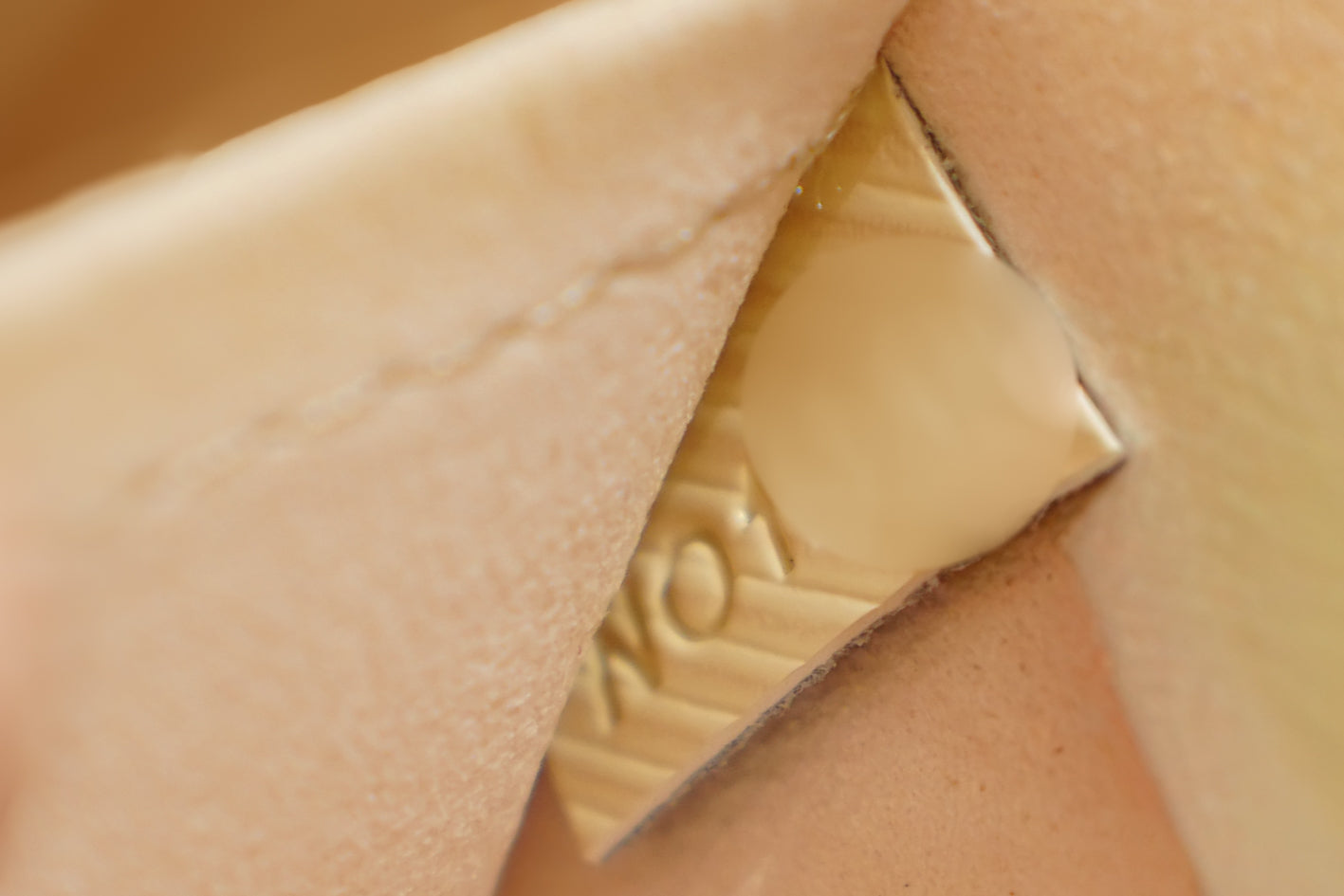 Louis Vuitton | Petite Malle – Leather – Cream – Gold Hardware