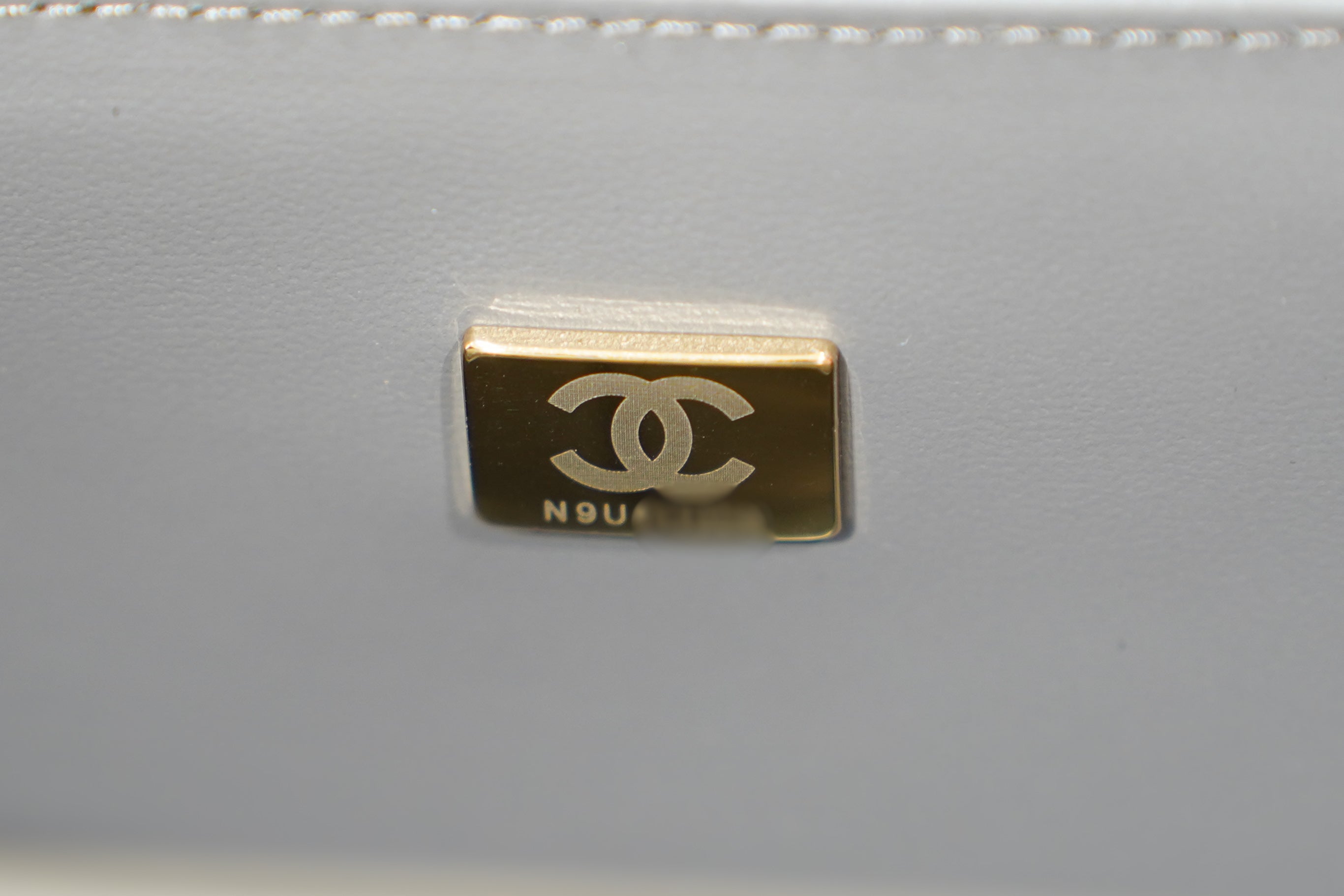 Chanel | Classic Flap Bag – Medium – Lambskin – Grey – Gold Hardware
