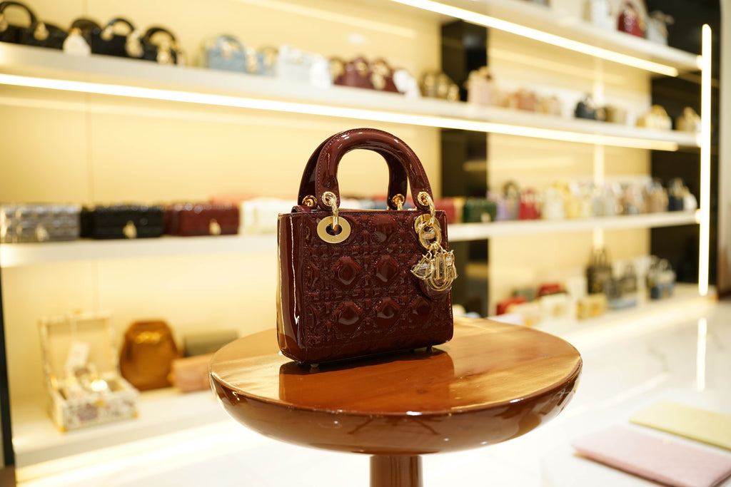 Dior | Lady Dior (Klein) – Lackleder – Burgunderrot – Goldene Hardware