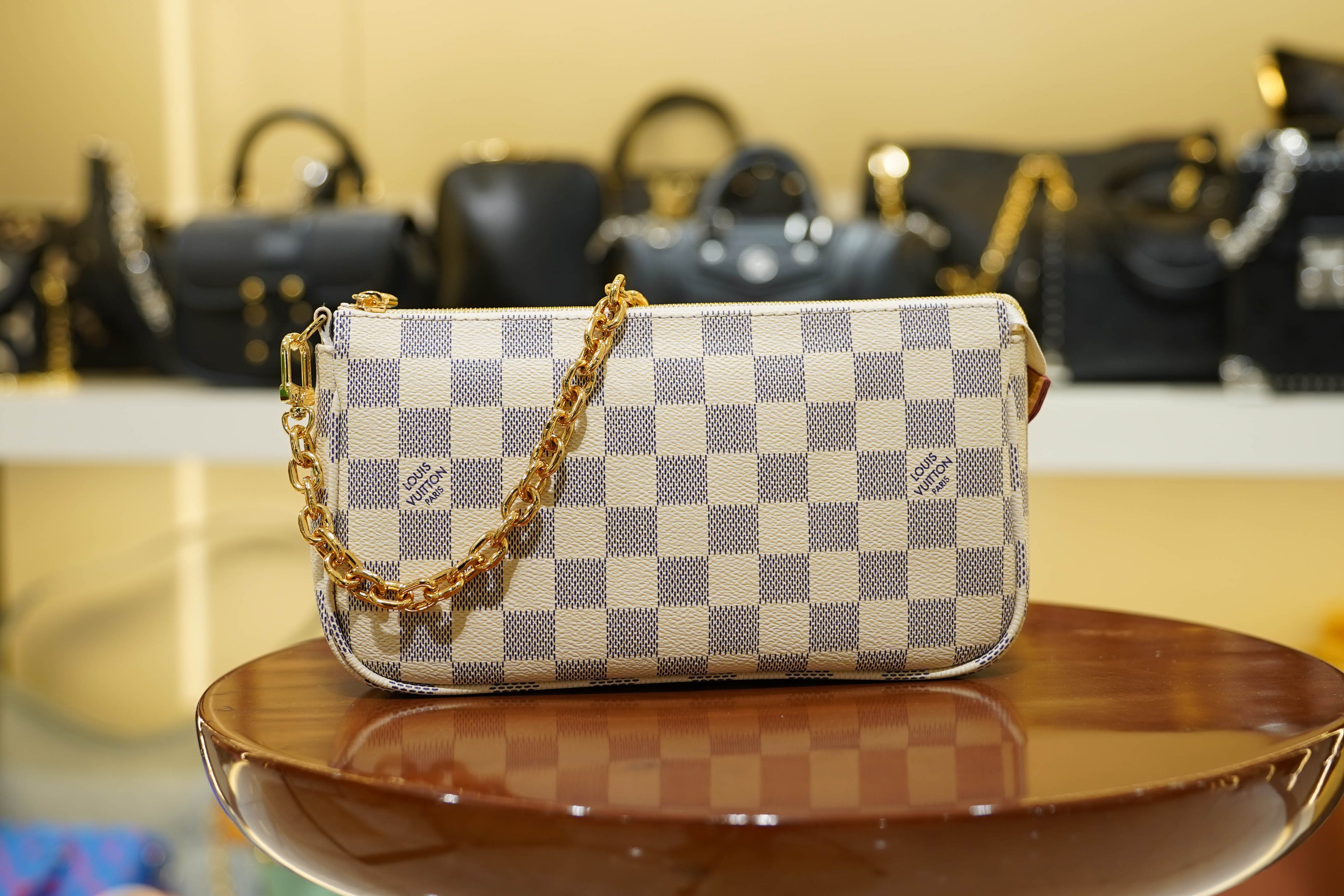 Louis Vuitton | Pochette Métis – Canvas – Damier Azur – Gold Hardware