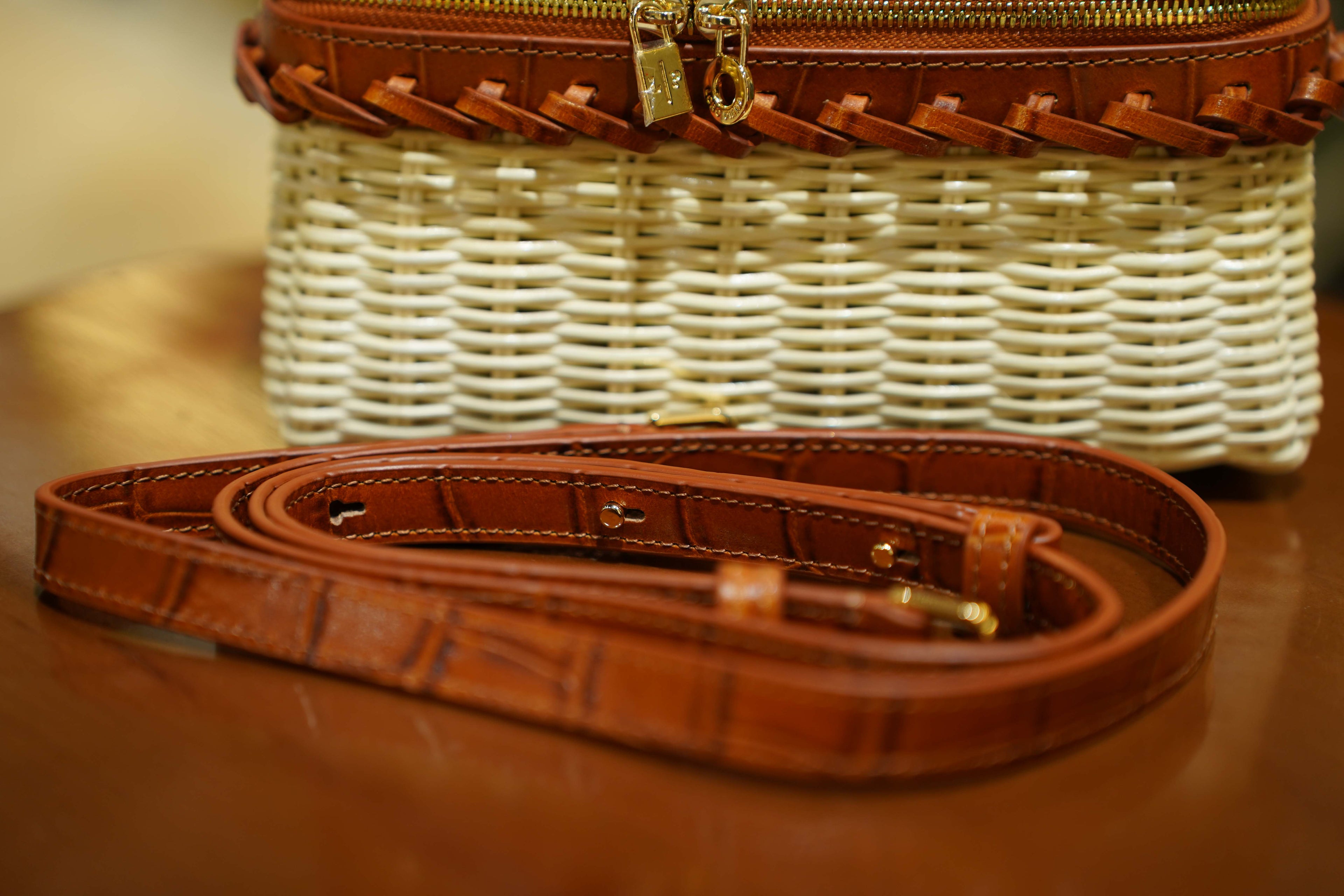 Loro Piana | Extra-Pocket-L19 – Wicker – Natural – Gold Hardware