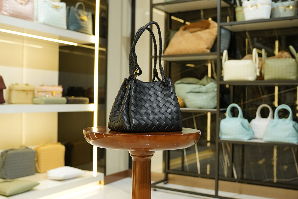 Bottega Veneta | Parachute – Leather – Black – Gold Hardware