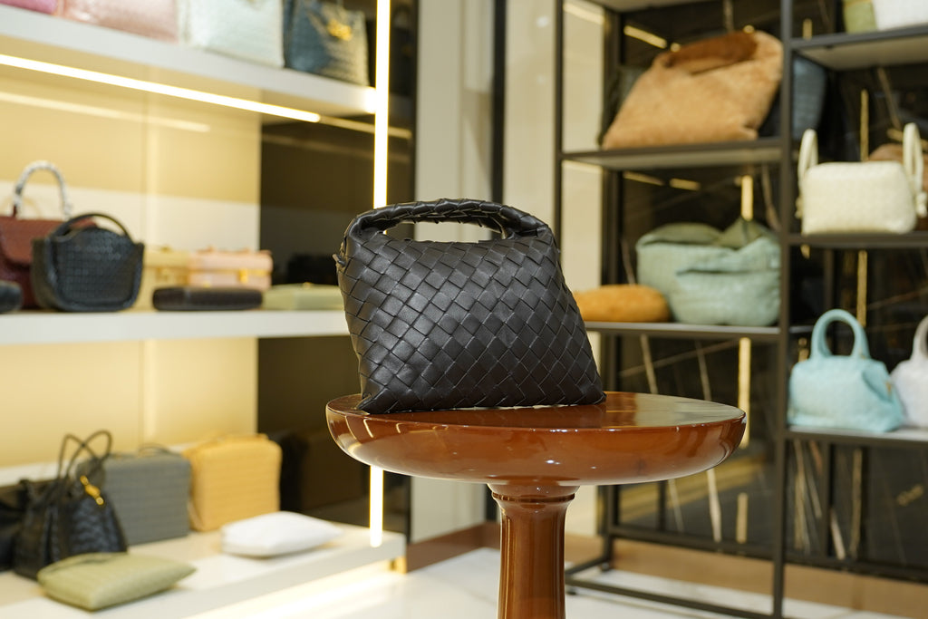 Bottega Veneta | Mini Jodie – Leather – Black – Gold Hardware