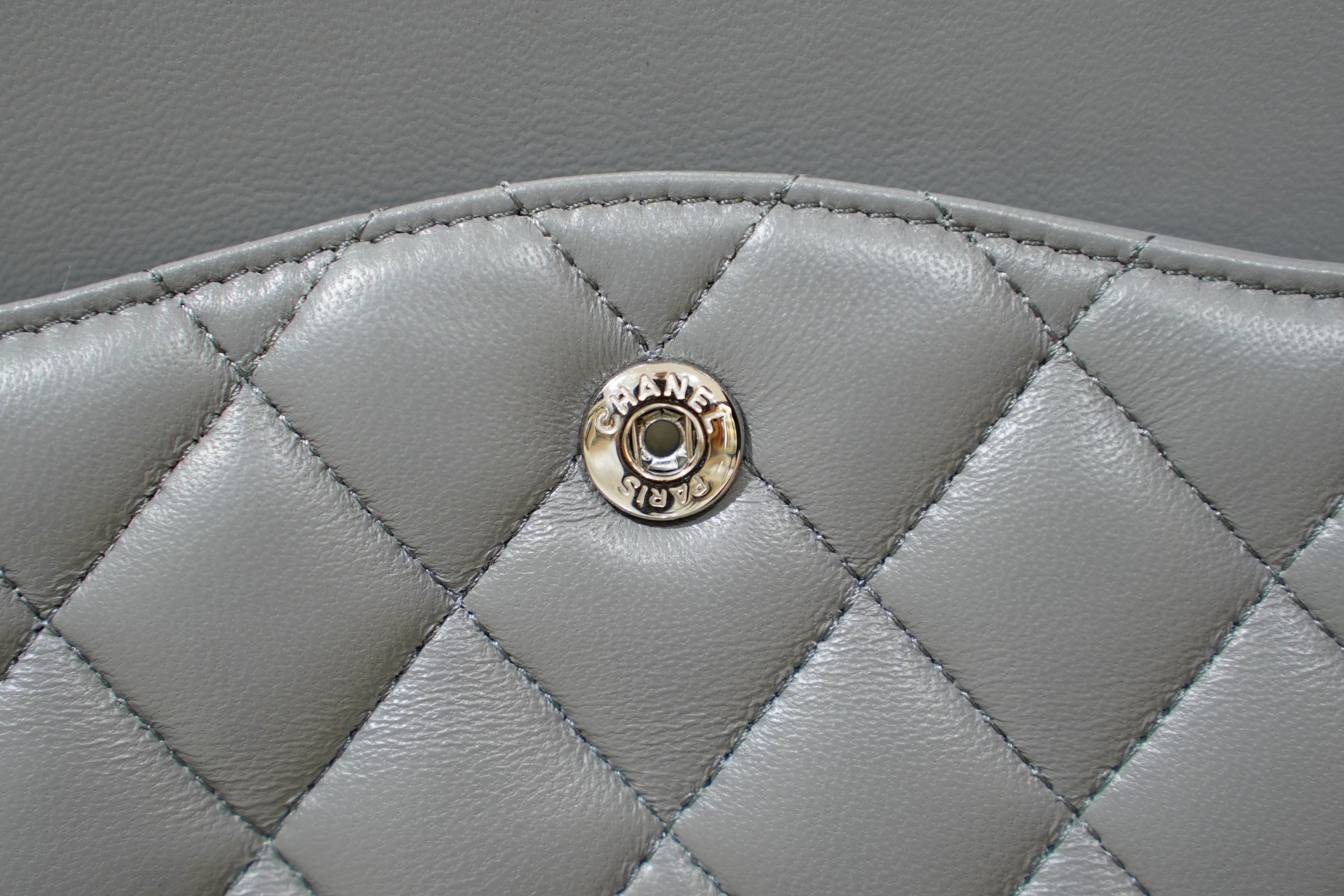 Chanel | Classic Flap Bag – Medium – Lambskin Leather – Grey – Silver Hardware