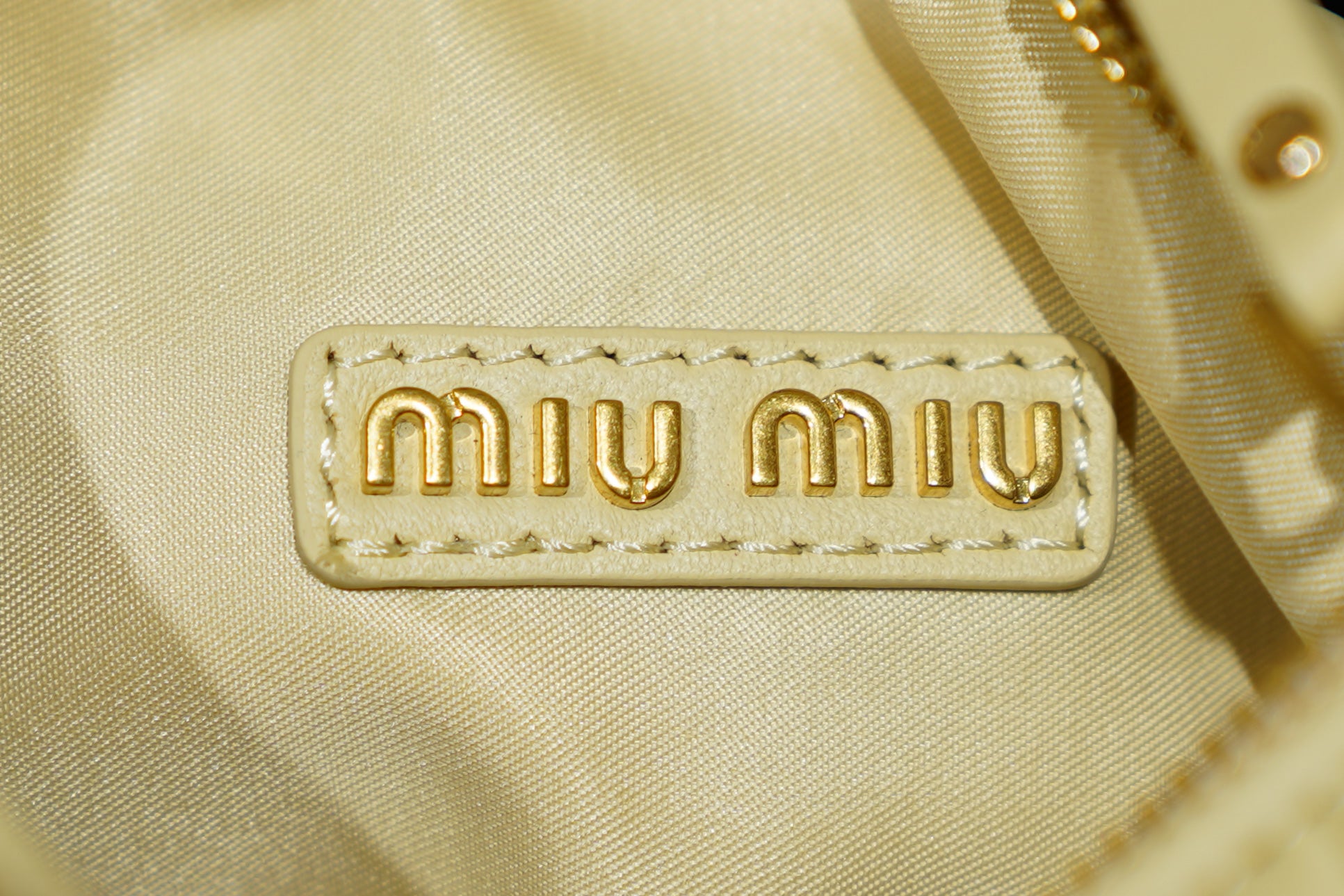 Miu Miu | Wander-Matelasse – Leather – Light Yellow – Gold Hardware