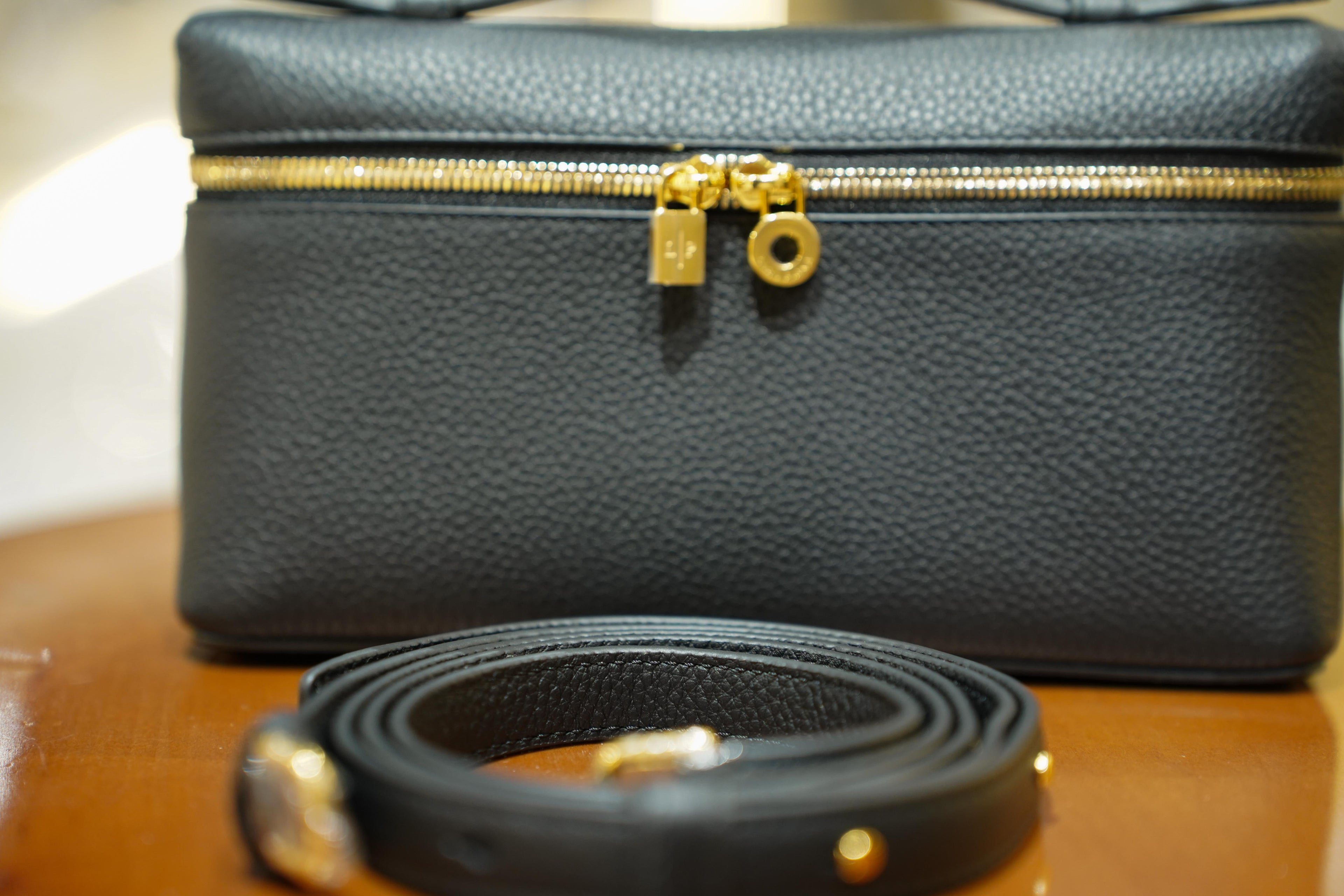 Loro Piana | Extra-Pocket-L19 – Leather – Black – Gold Hardware