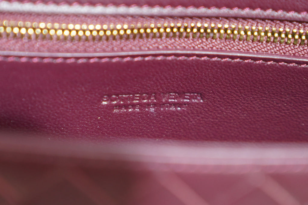 Bottega Veneta | Andiamo-Clutch – Leather – Bordeaux – Gold Hardware