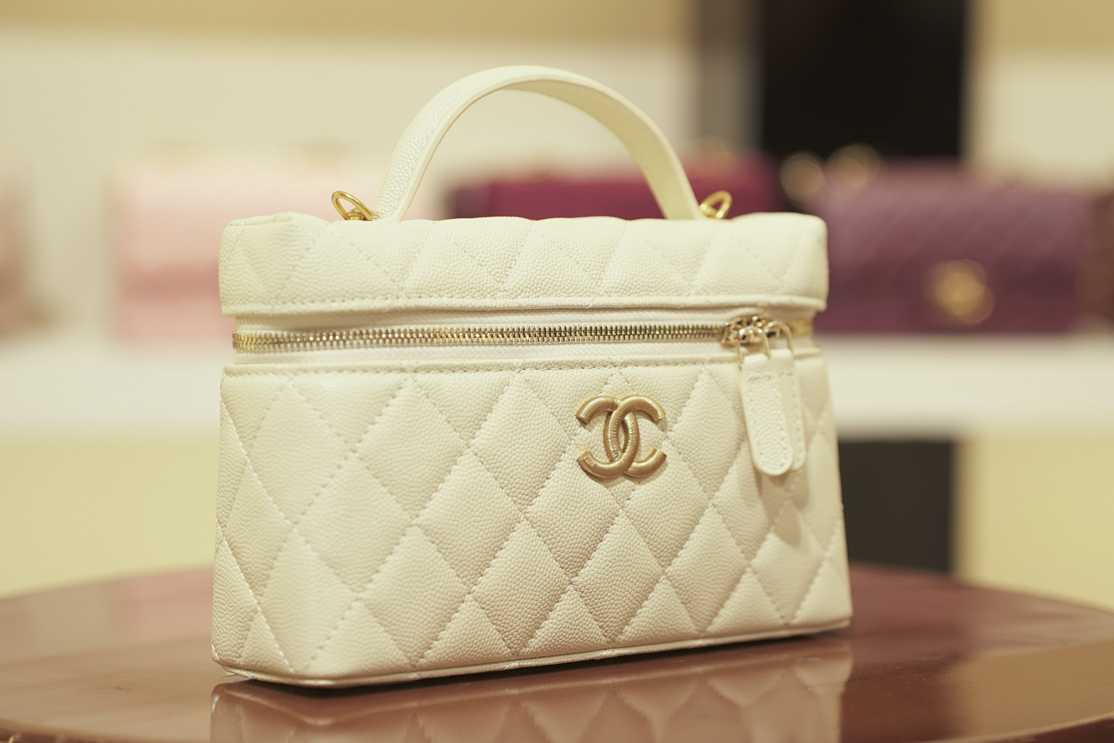 Chanel | Vanity Medium – Caviar Leather – White – Gold Hardware