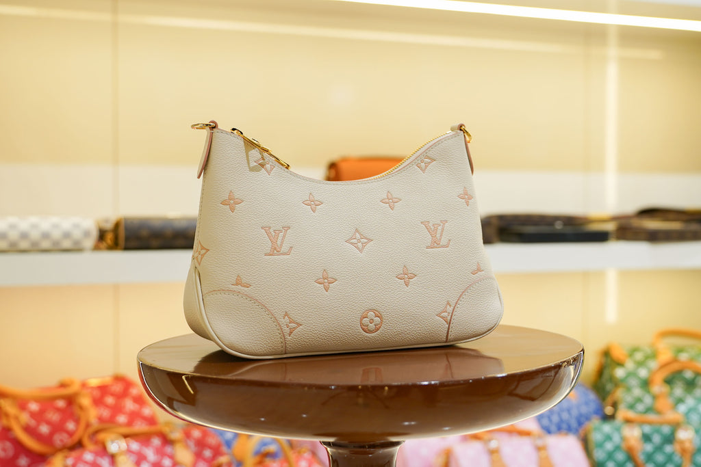Louis Vuitton | Hobo Bag – Leather – Cream – Gold Hardware