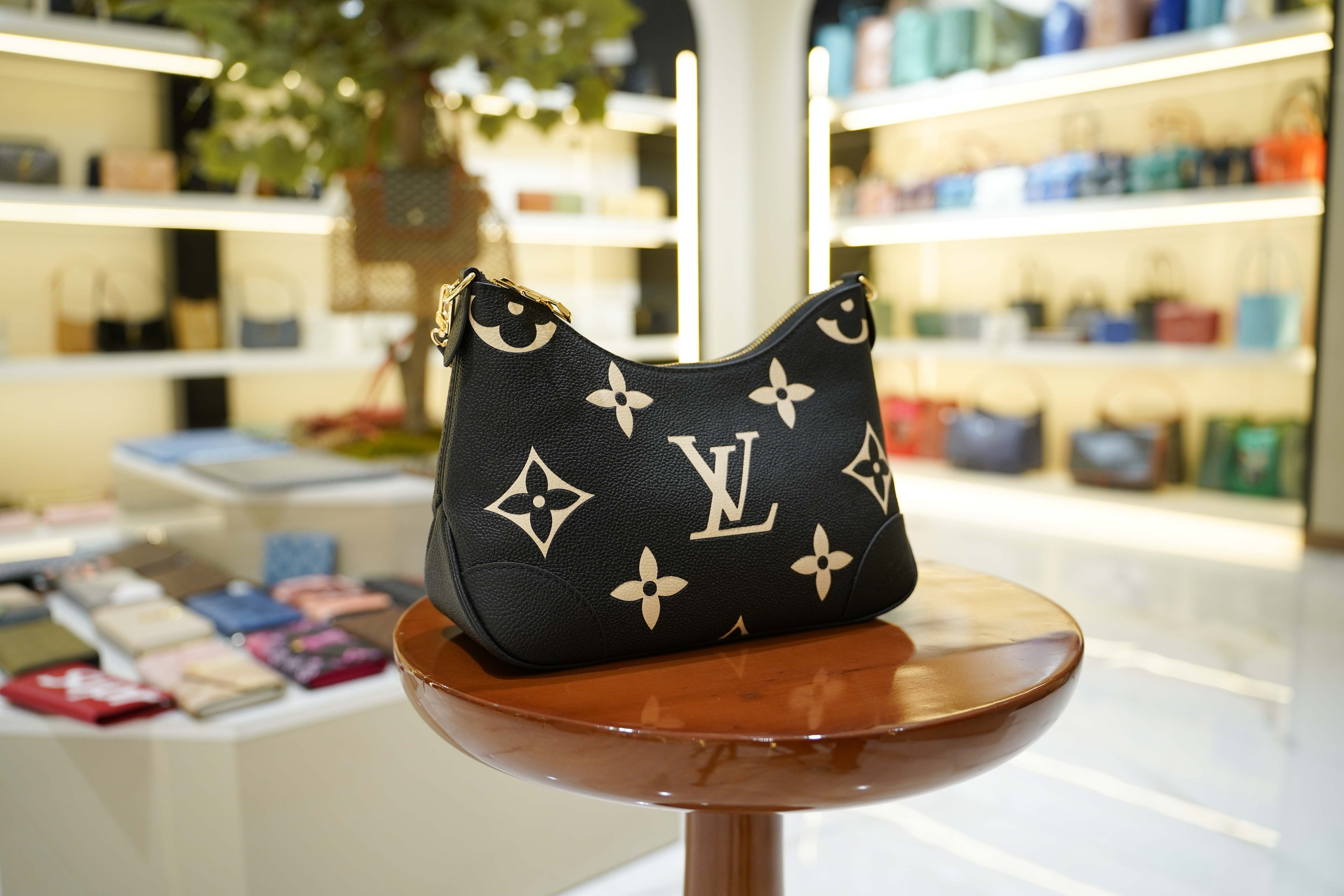 Louis Vuitton | Hobo Bag – Monogram Empreinte – Noir – Gold Hardware