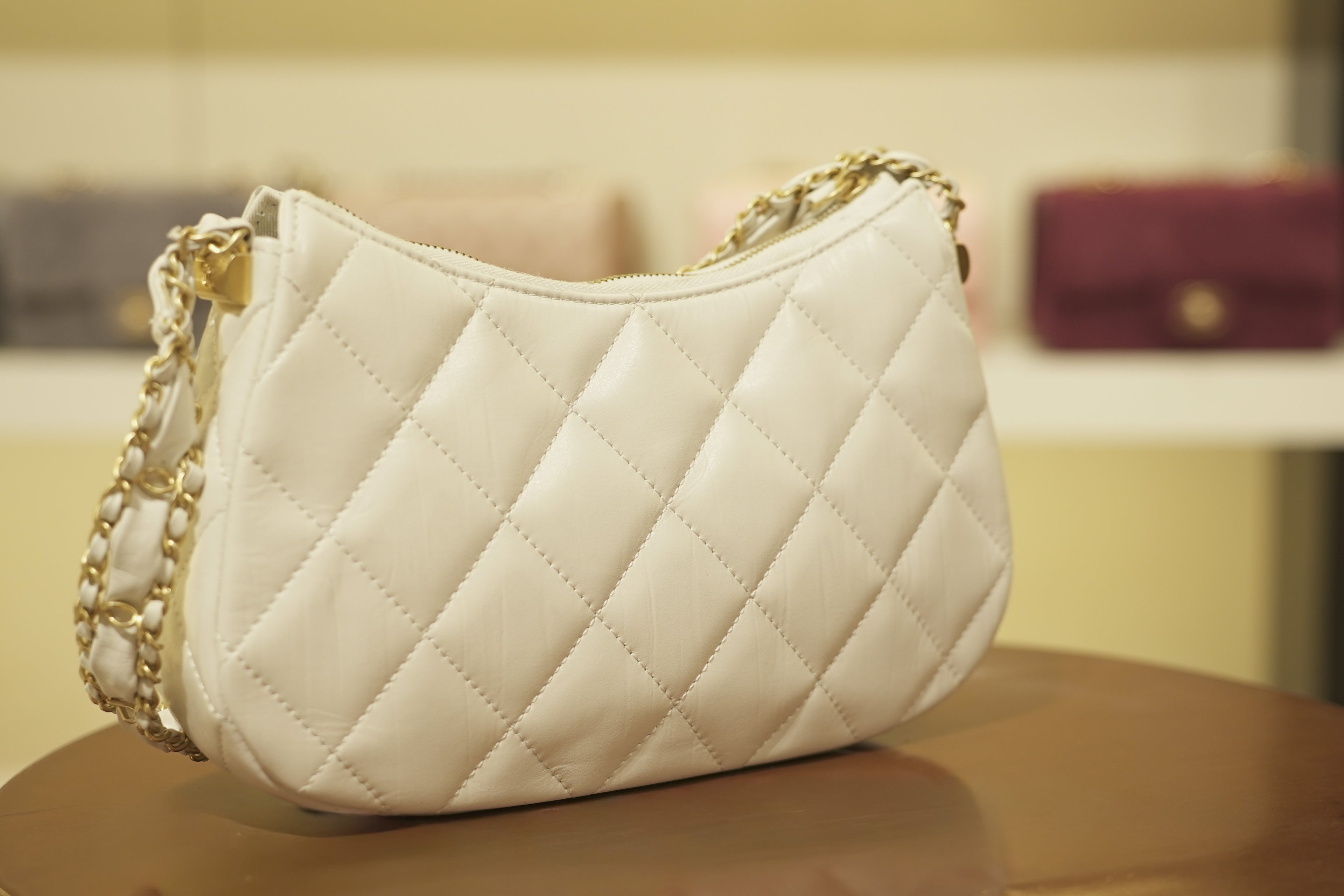 Chanel | Hobo Bag – Lambskin – White – Gold Hardware