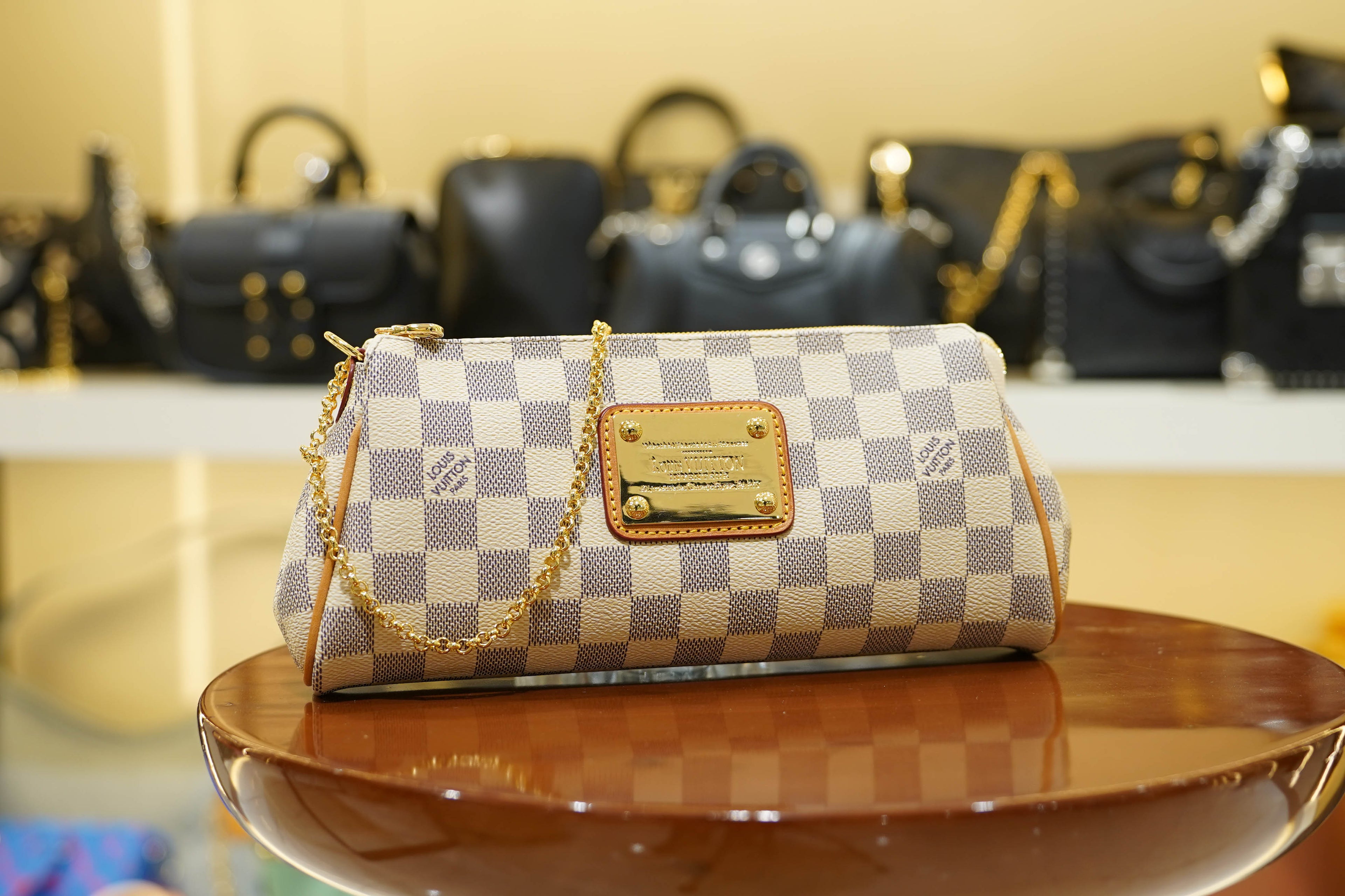 Louis Vuitton | Pochette Metis – Canvas – Damier Azur – Gold Hardware