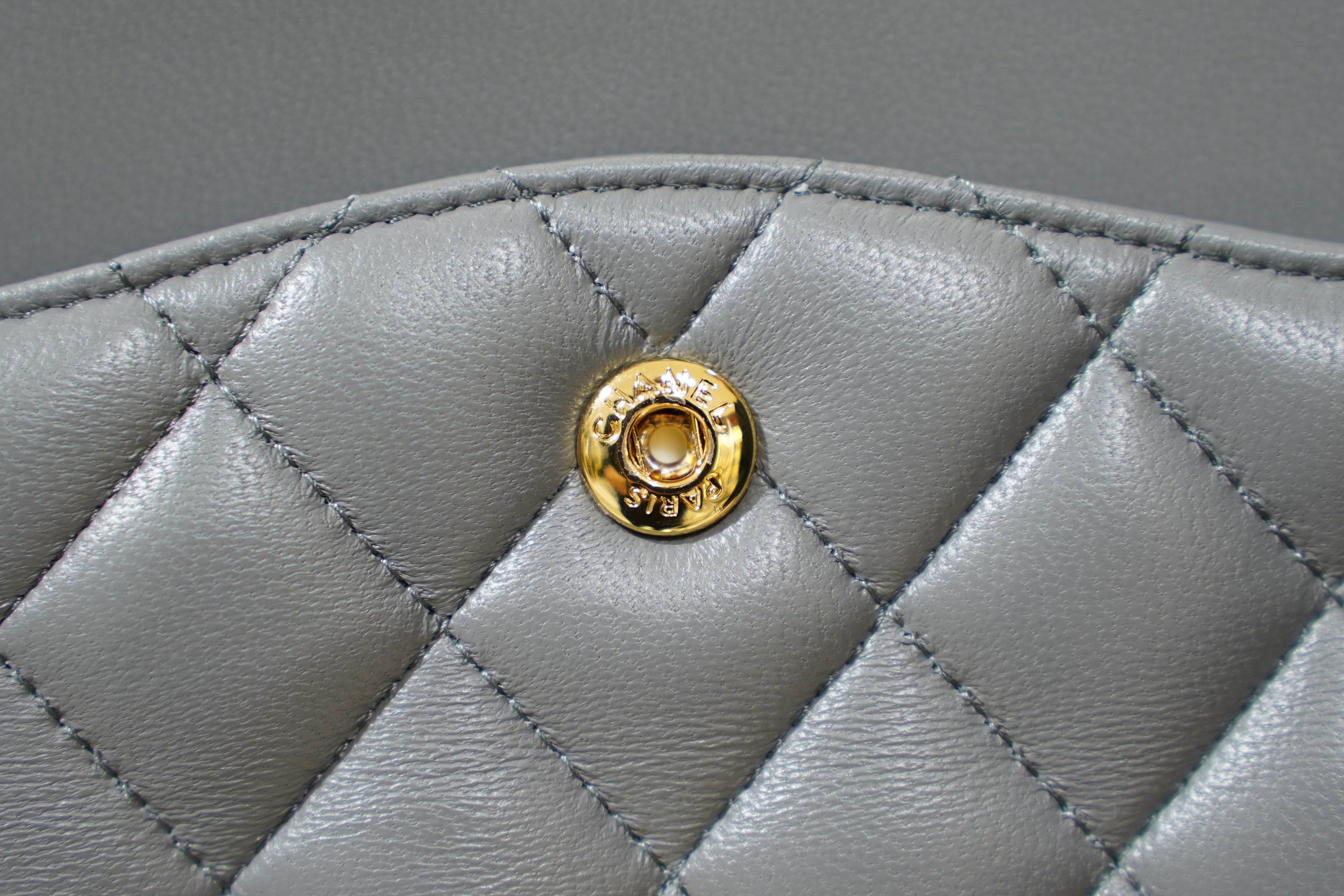 Chanel | Classic Flap Bag – Medium – Lambskin Leather – Grey – Gold Hardware