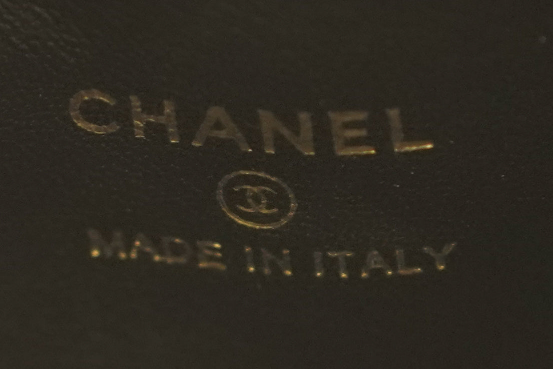 Chanel | 24B – Lambskin – Black – Gold Hardware