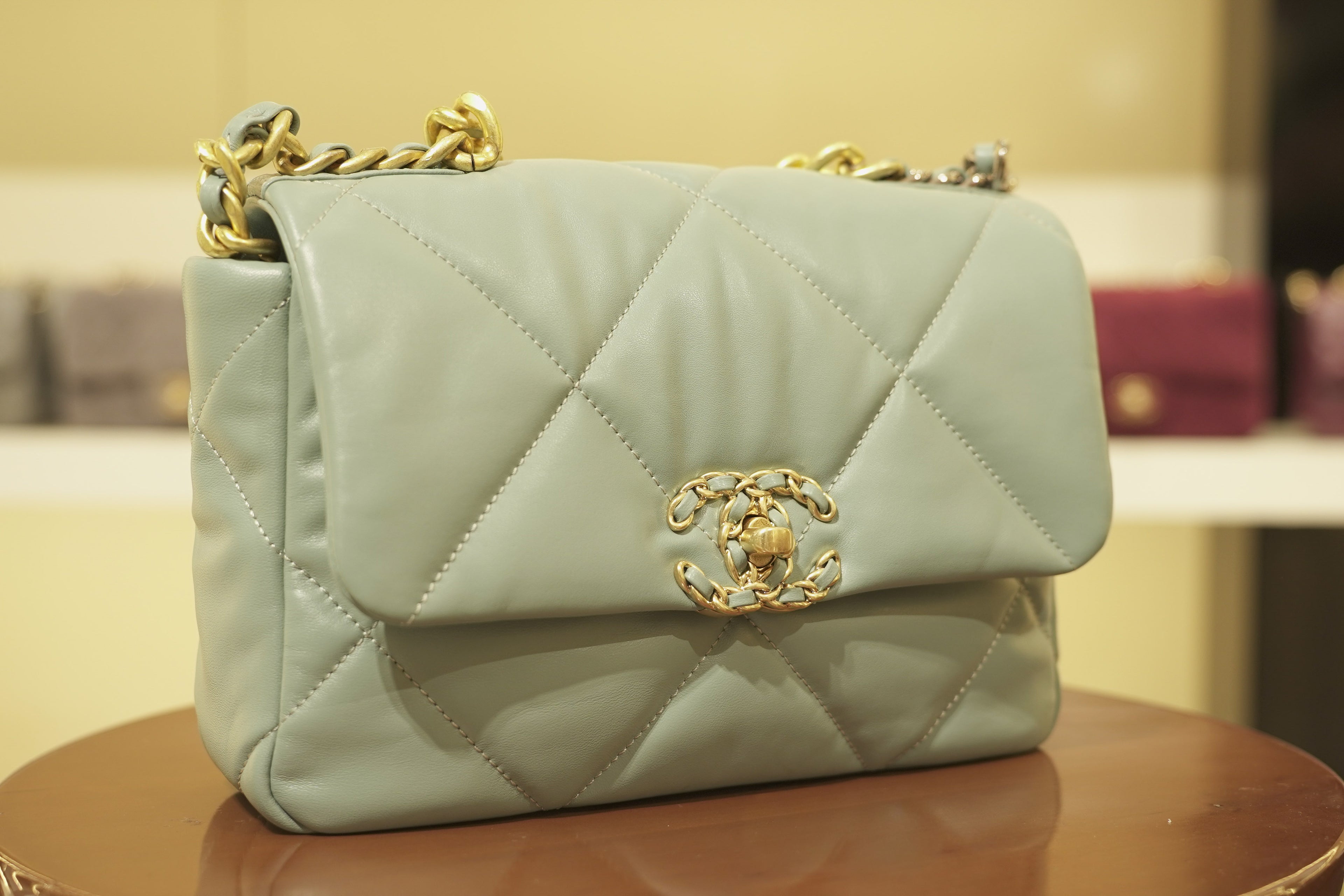 Chanel | Chanel 19 – Lambskin – Light Blue – Gold Hardware