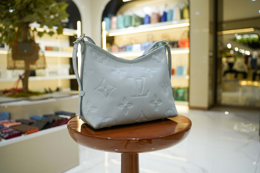 Louis Vuitton | Hobo Bag – Leather – Bleu Ciel – Silver Hardware