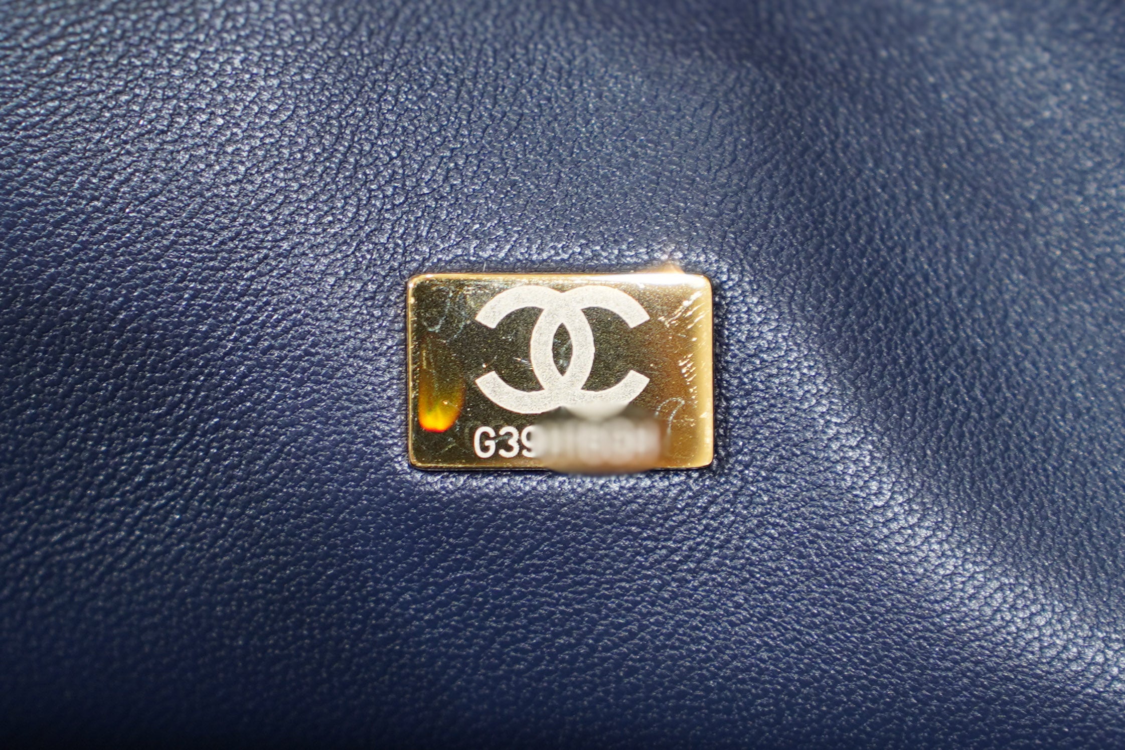Chanel | Classic Flap Bag – Medium – Lambskin – Navy Blue – Gold Hardware
