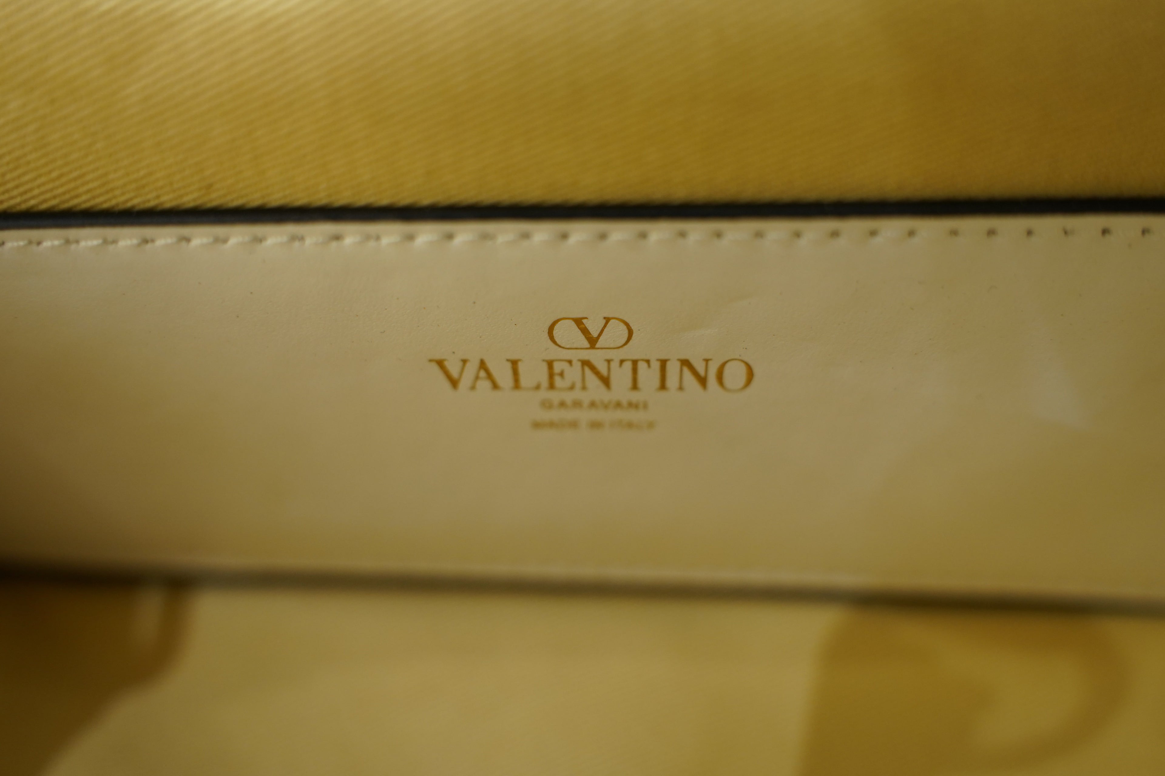 Valentino | Loco – Straw – Beige – Gold Hardware