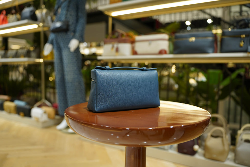 Loro Piana | Extra-Pocket-L19 – Leather – Blue – Silver Hardware