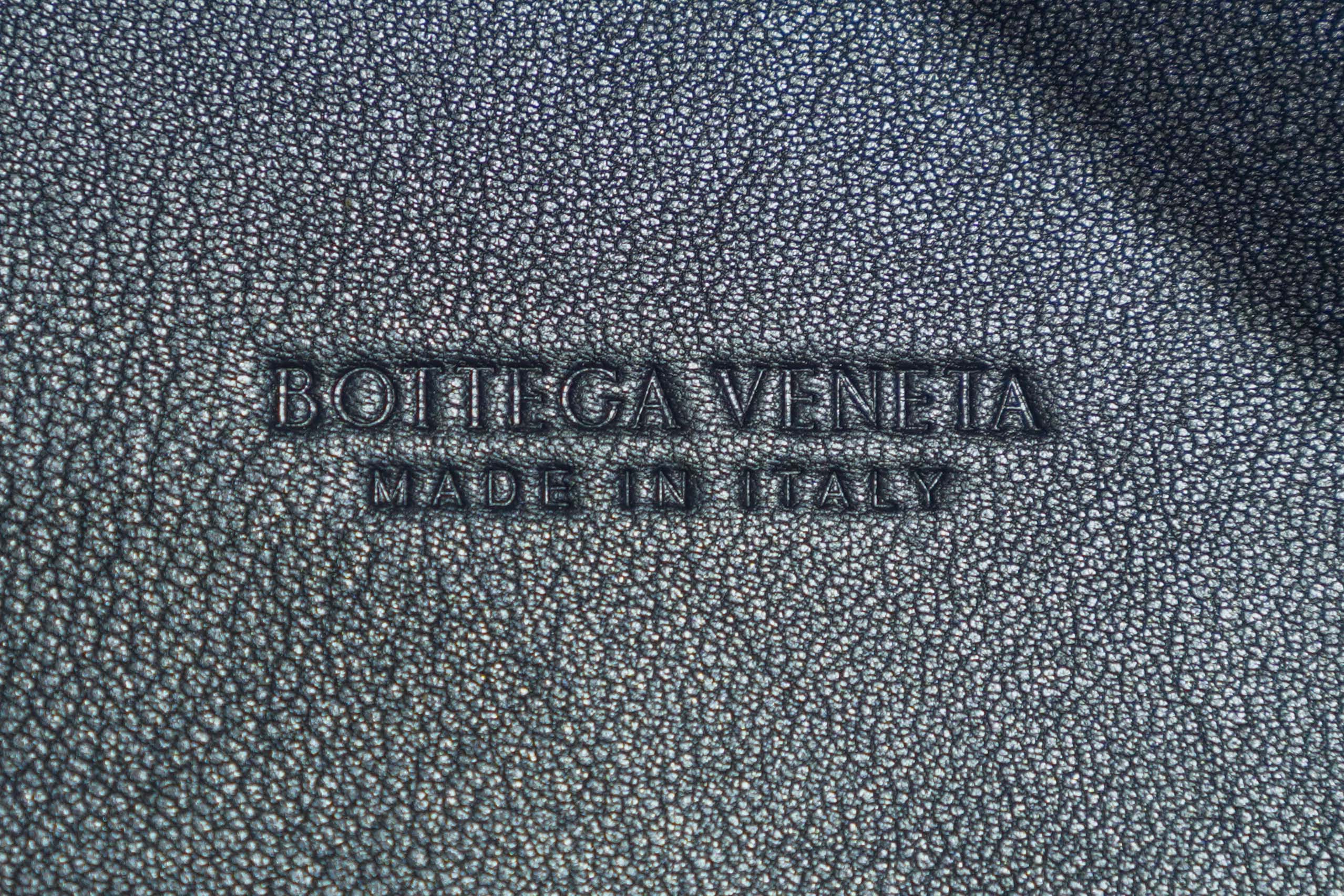 Bottega Veneta | Andiamo – Intrecciato – Nero – Gold Hardware