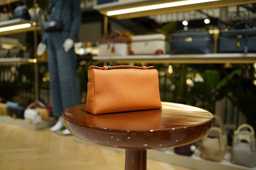 Loro Piana | Extra-Pocket-L19 – Leather – Orange – Gold Hardware