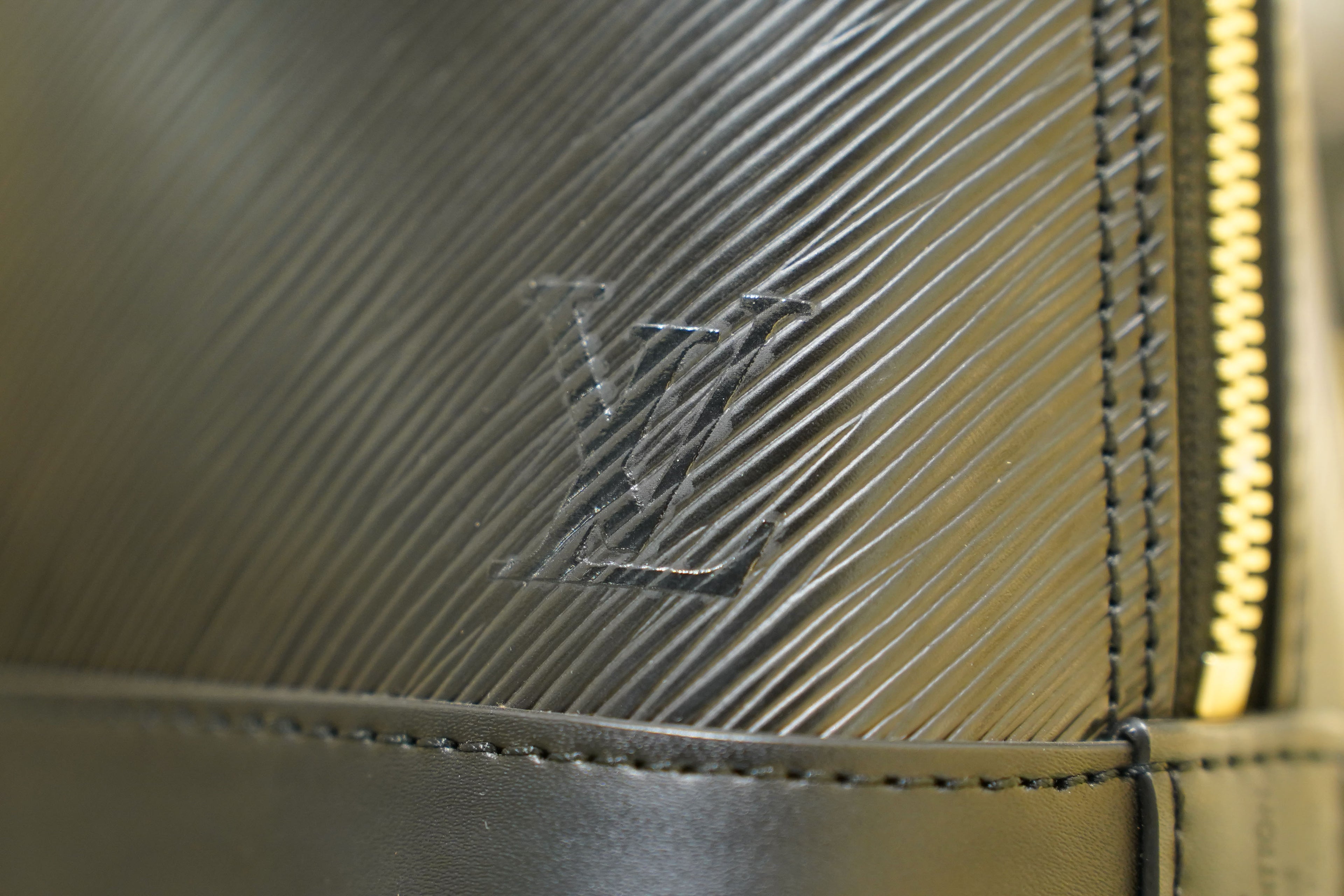 Louis Vuitton | Alma – Epi Leather – Black – Gold Hardware