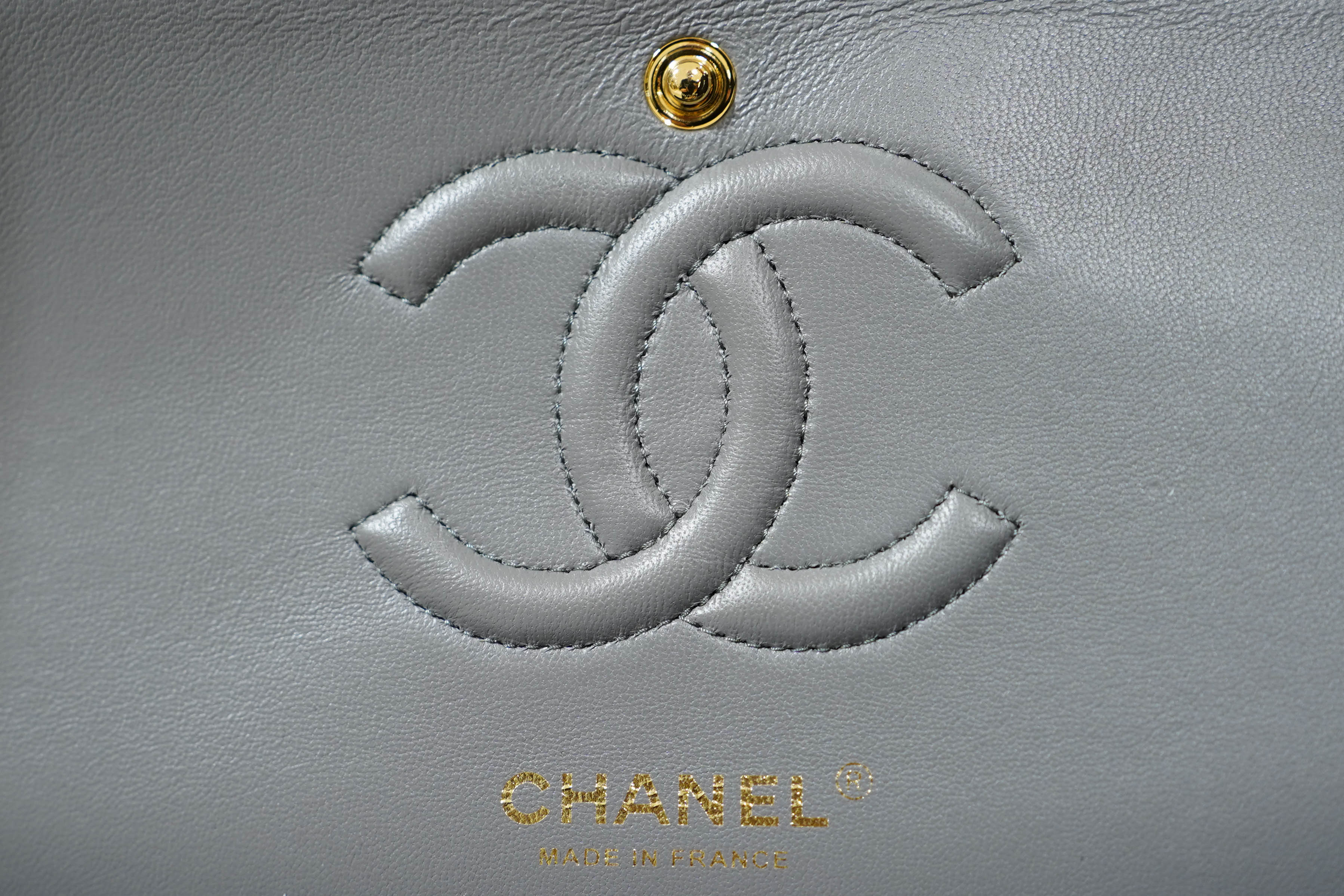 Chanel | Classic Flap Bag – Medium – Lambskin Leather – Grey – Gold Hardware