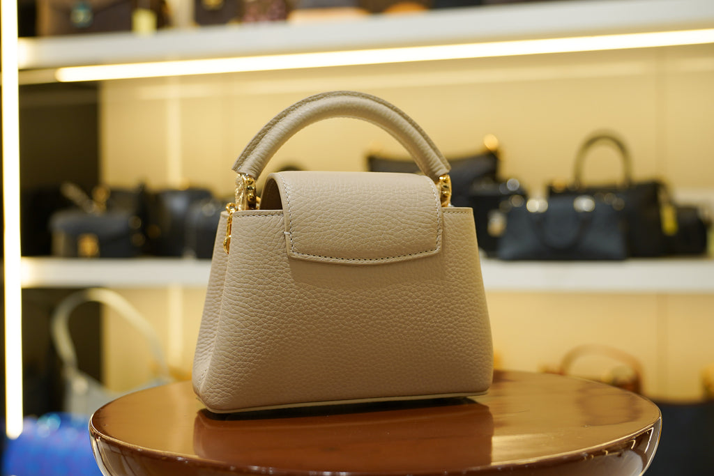 Louis Vuitton | Capucines Medium – Leather – Beige – Gold Hardware