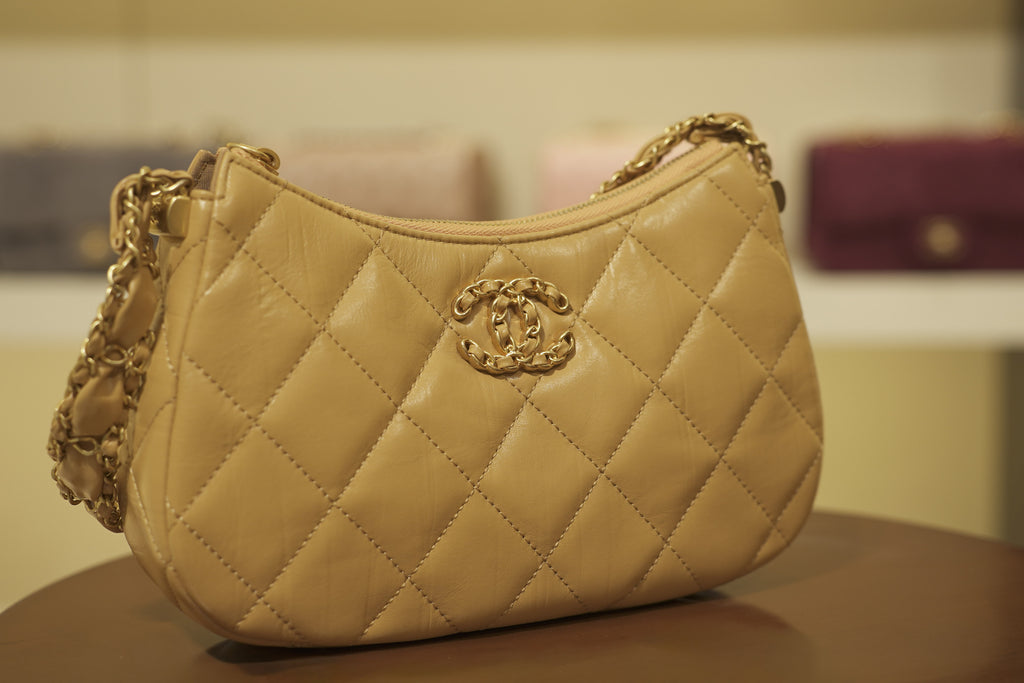 Chanel | Hobo Bag – Lambskin – Beige – Gold Hardware